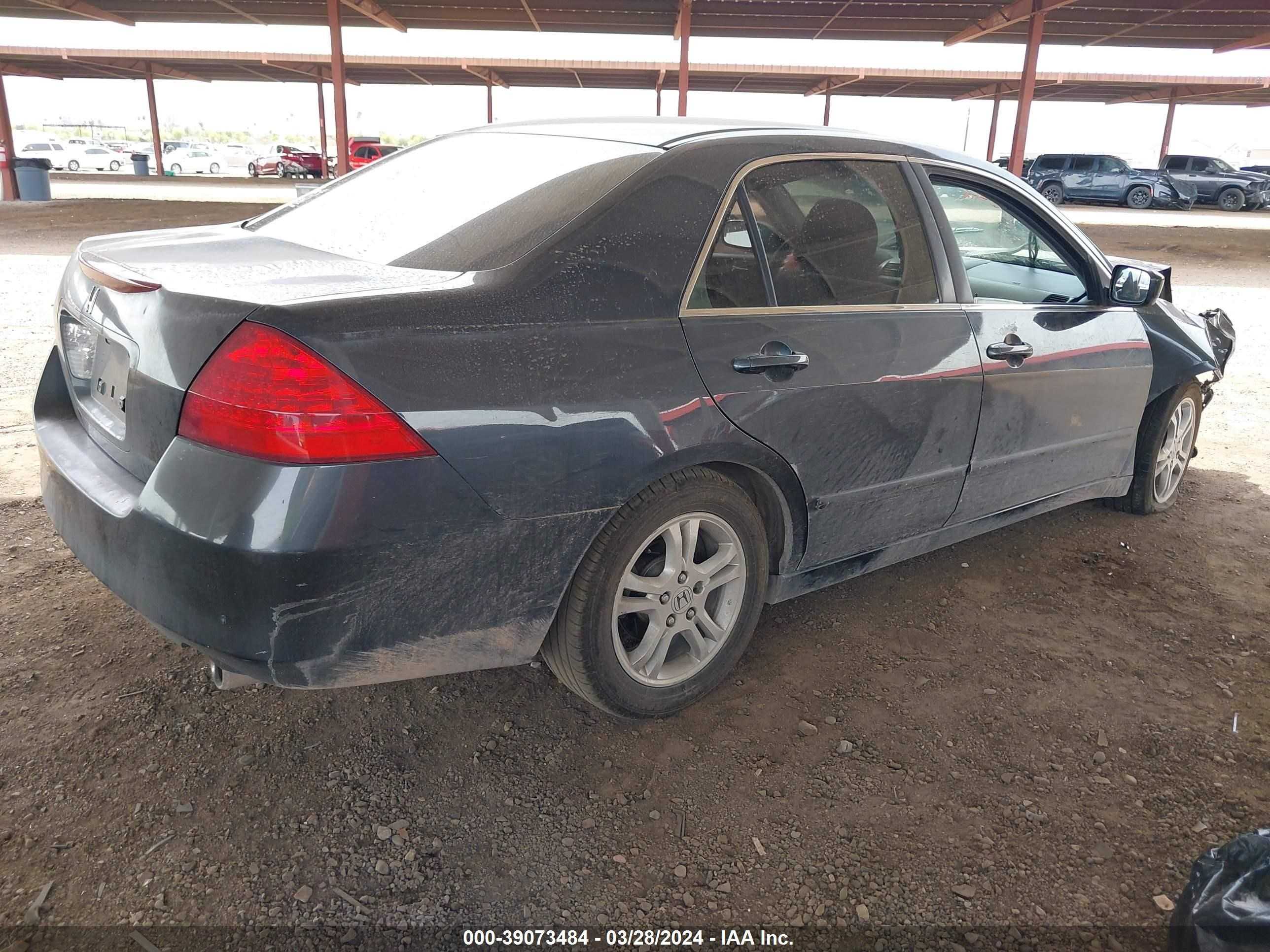 Photo 3 VIN: JHMCM56736C009901 - HONDA ACCORD 