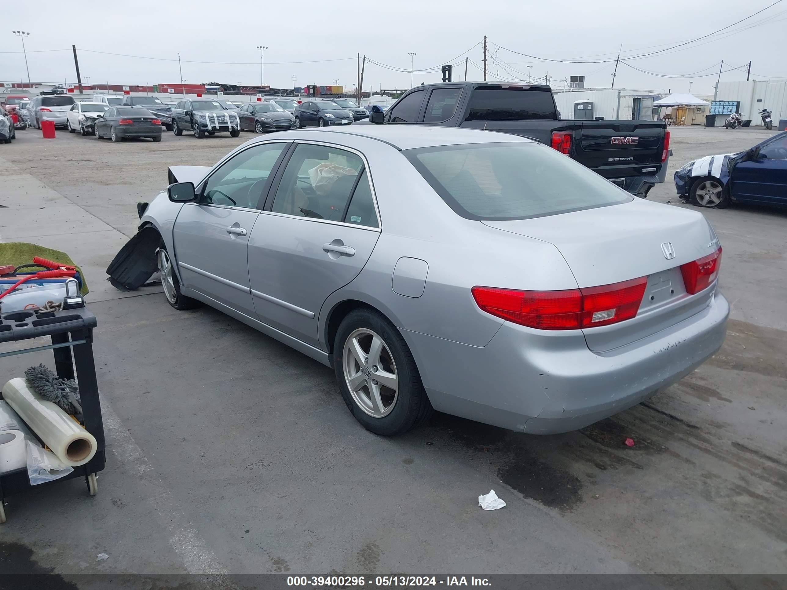 Photo 2 VIN: JHMCM56785C003137 - HONDA ACCORD 