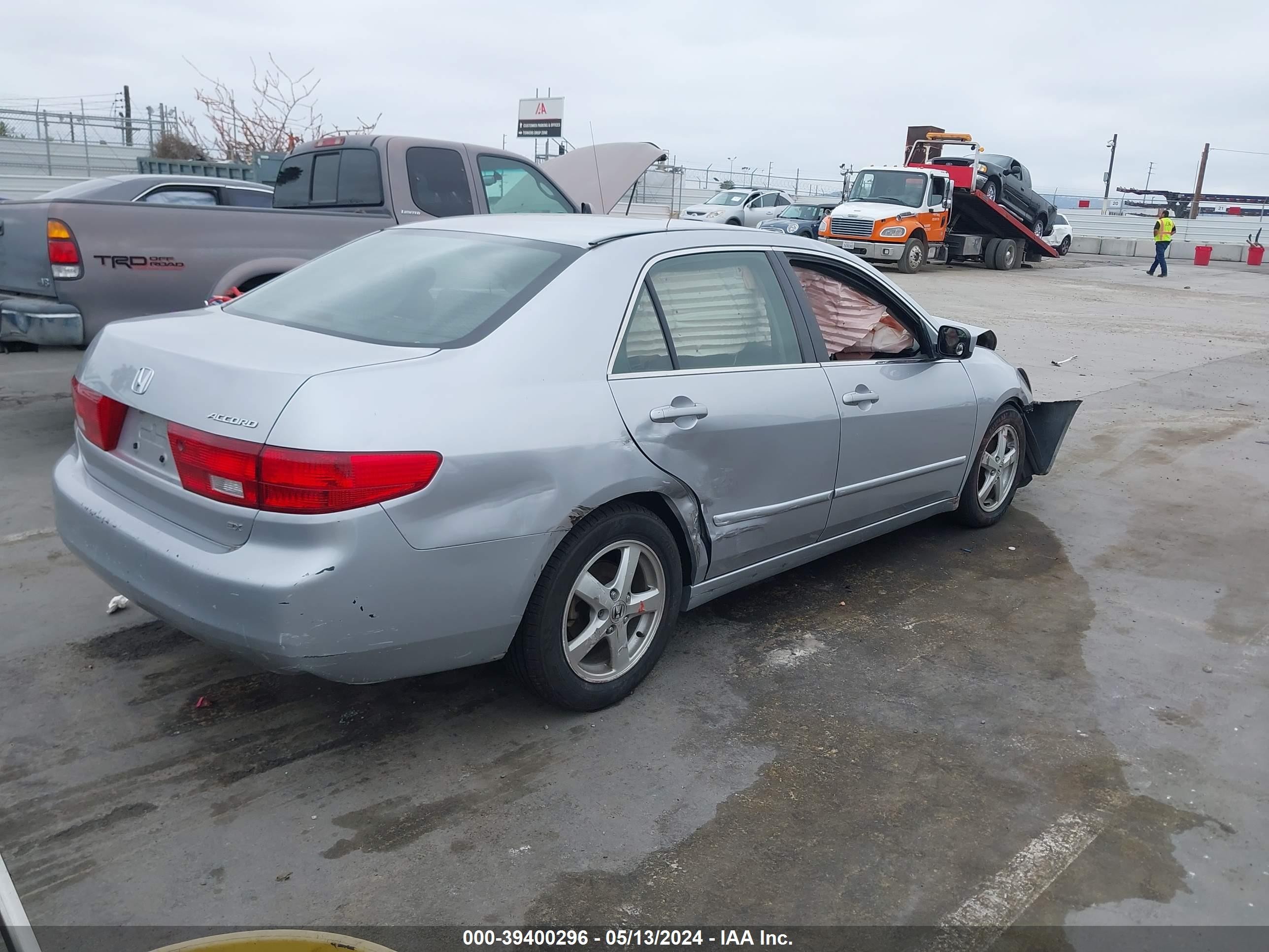 Photo 3 VIN: JHMCM56785C003137 - HONDA ACCORD 