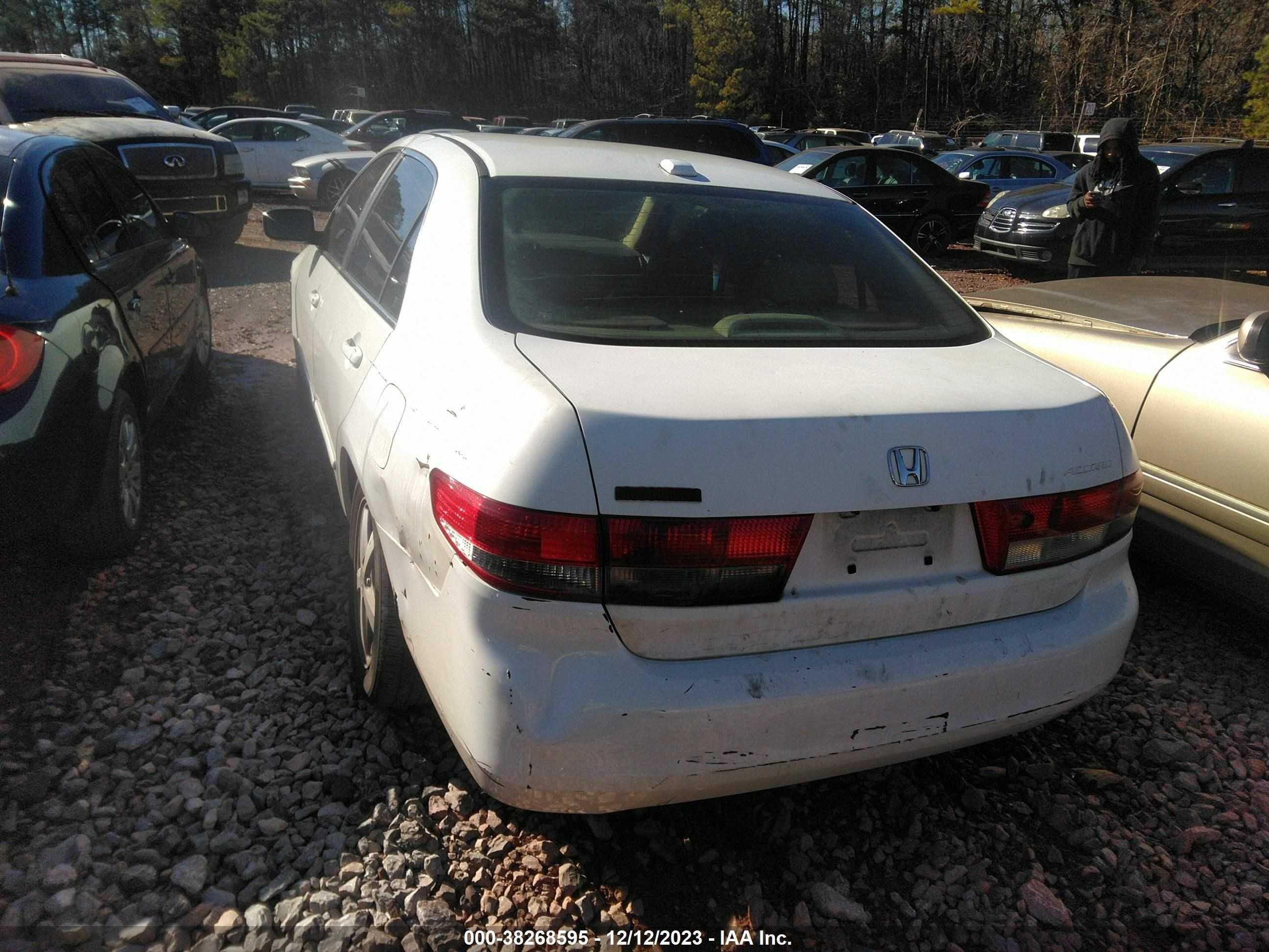 Photo 2 VIN: JHMCM56844C011081 - HONDA ACCORD 