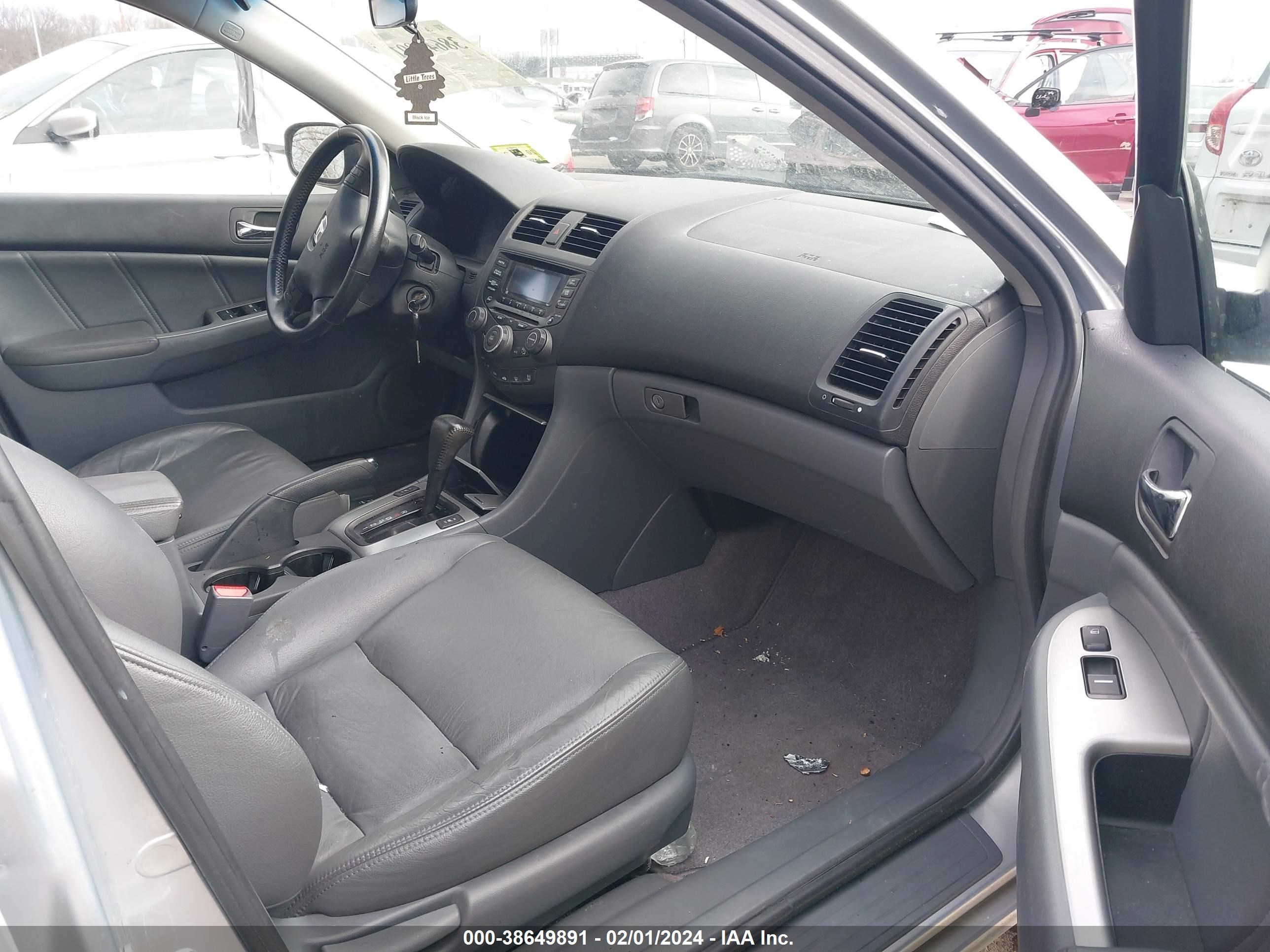 Photo 4 VIN: JHMCN36425C005697 - HONDA ACCORD 