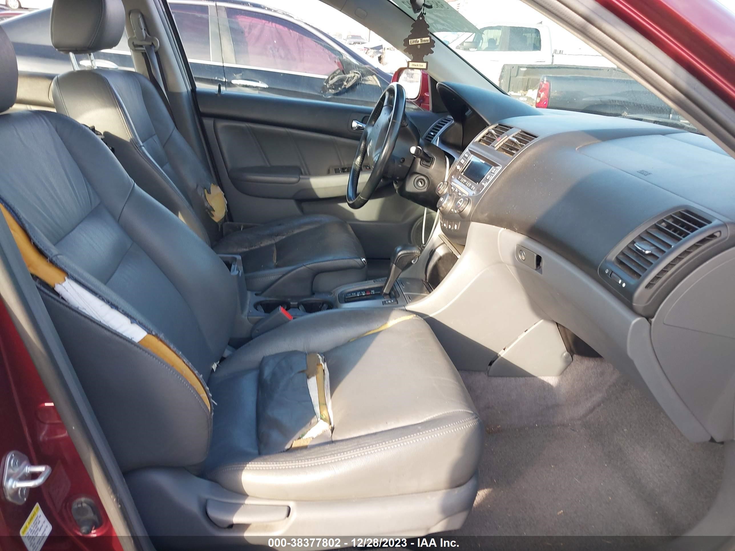 Photo 4 VIN: JHMCN36476C002019 - HONDA ACCORD 