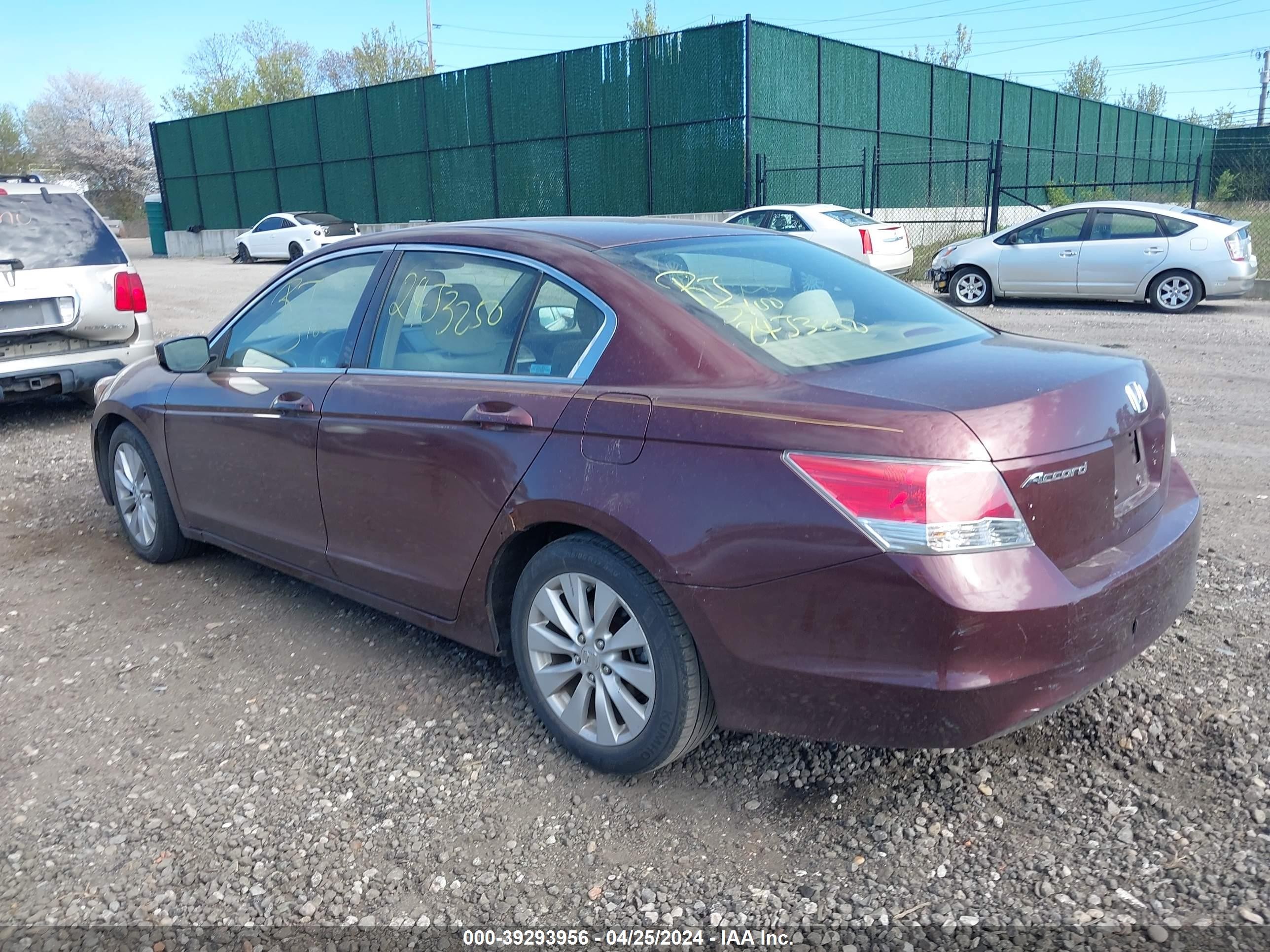 Photo 2 VIN: JHMCP26389C014812 - HONDA ACCORD 