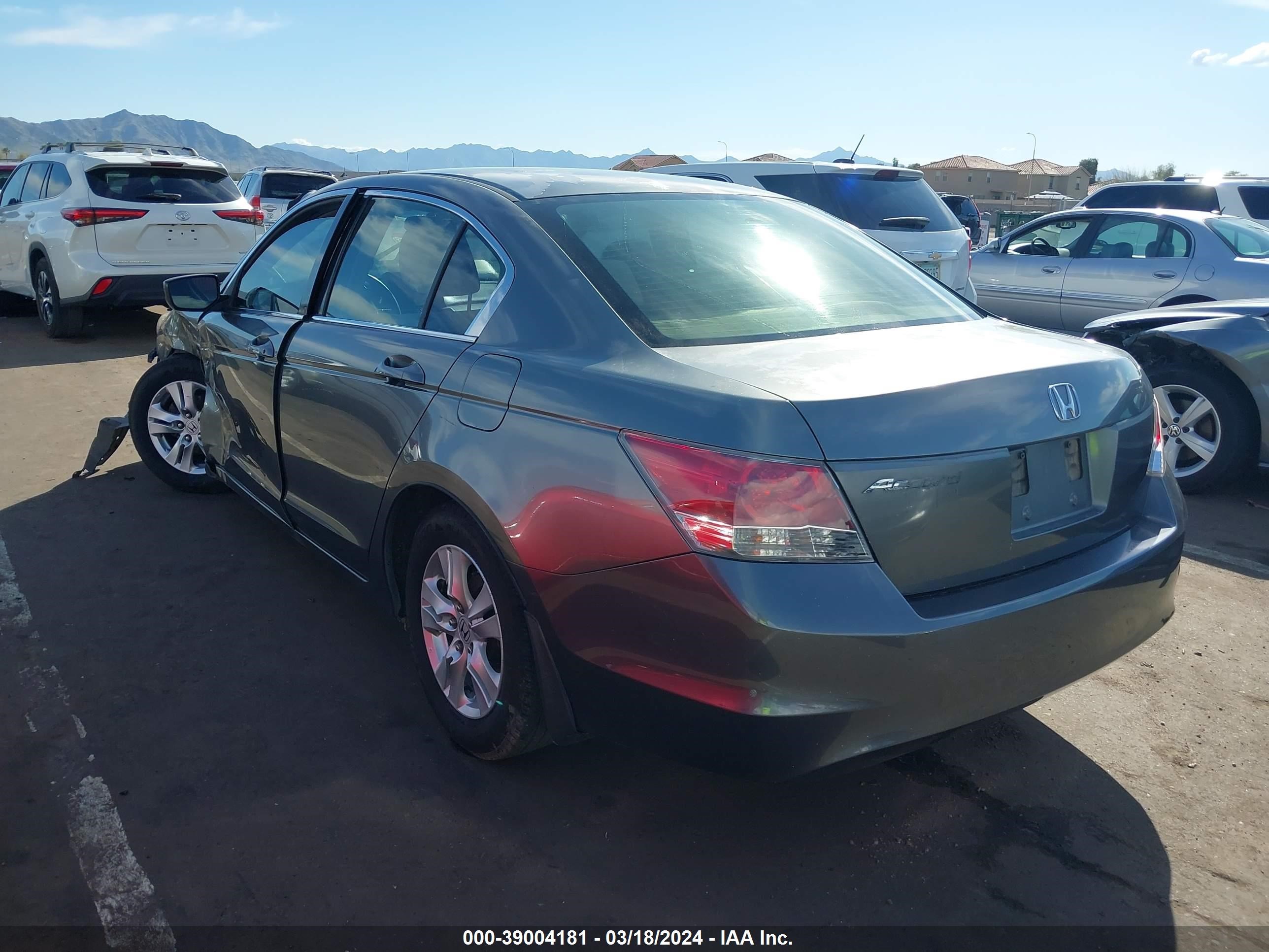 Photo 2 VIN: JHMCP26418C042426 - HONDA ACCORD 