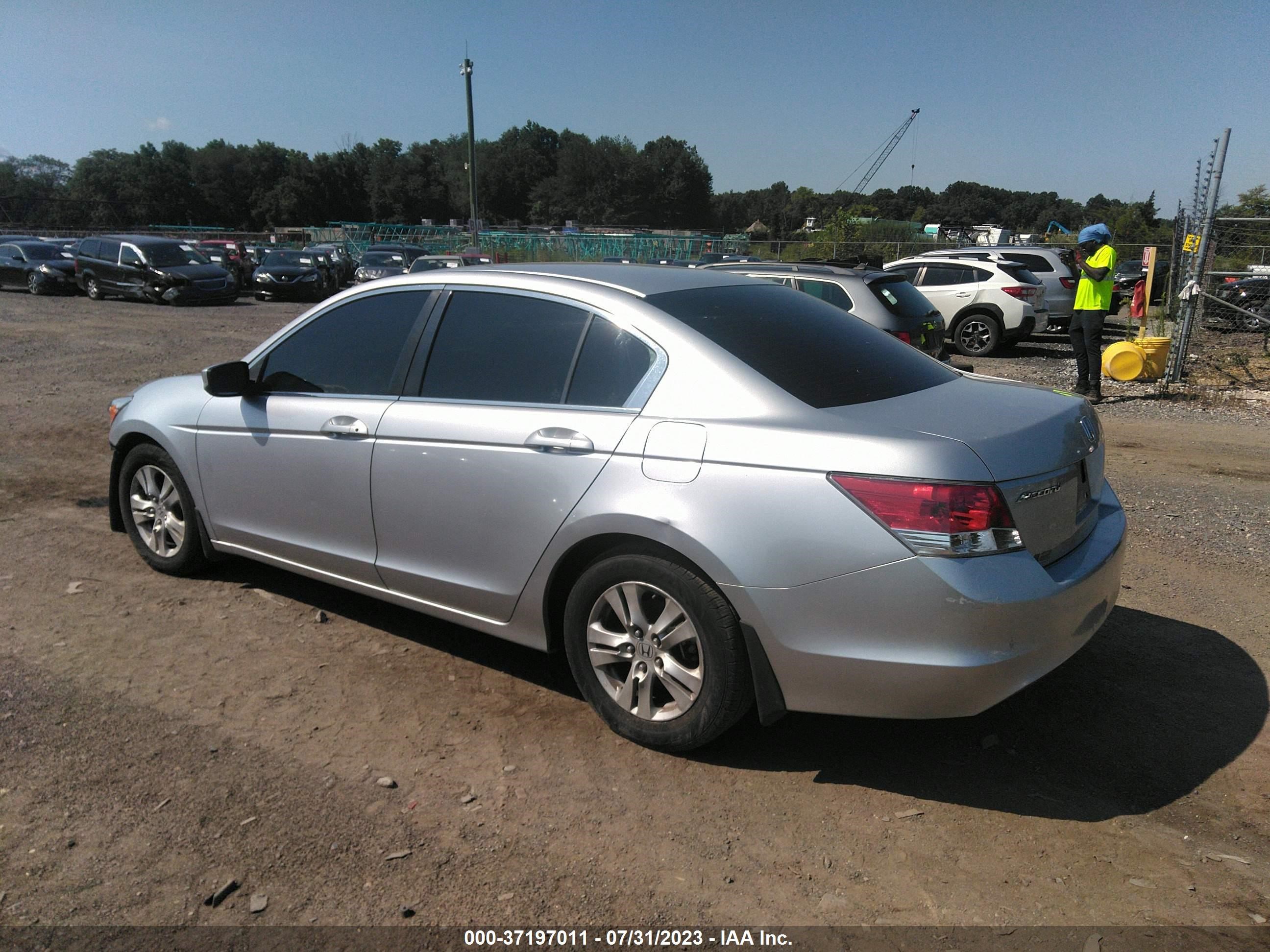 Photo 2 VIN: JHMCP26449C012578 - HONDA ACCORD 