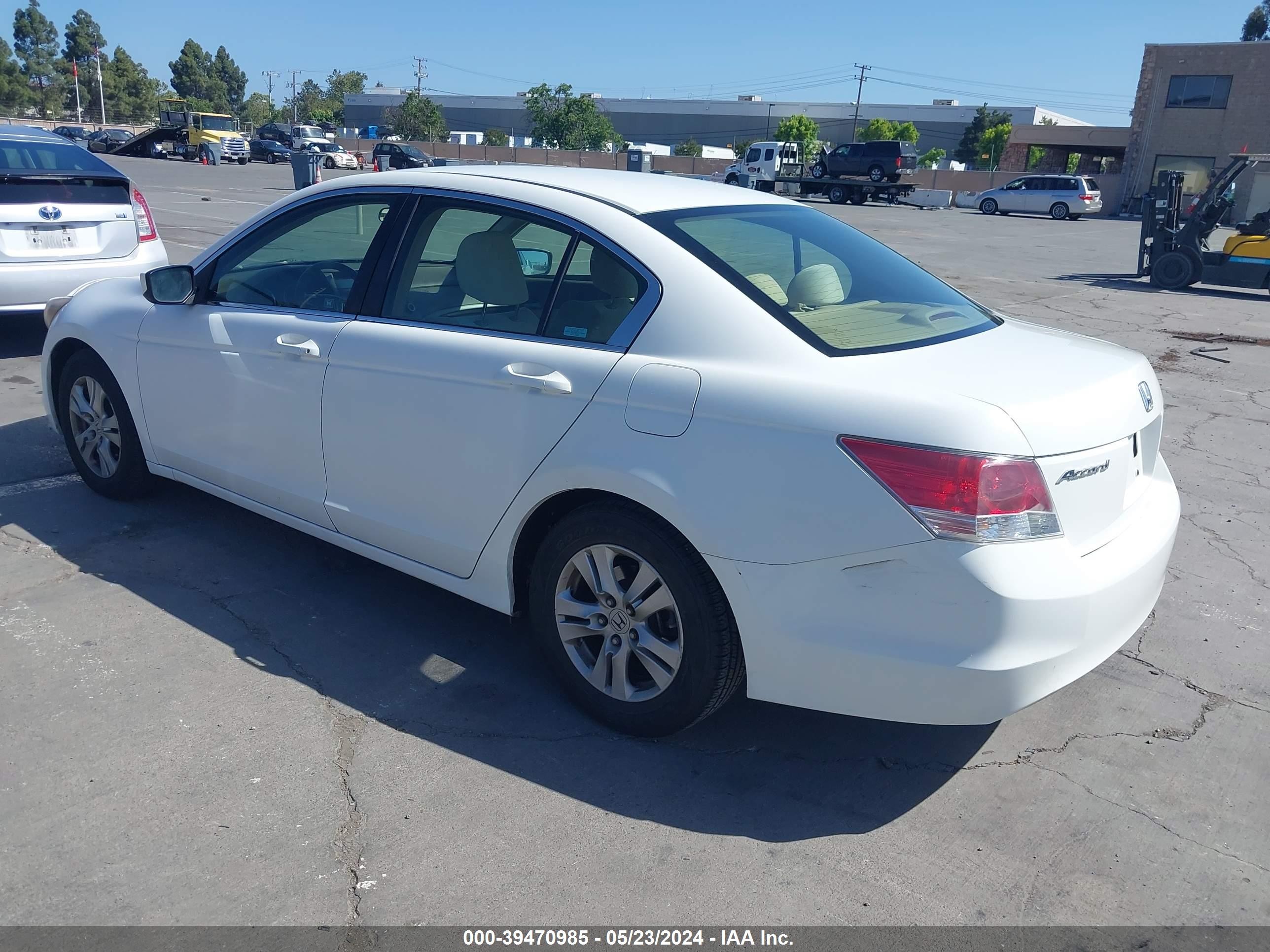 Photo 2 VIN: JHMCP26449C017179 - HONDA ACCORD 