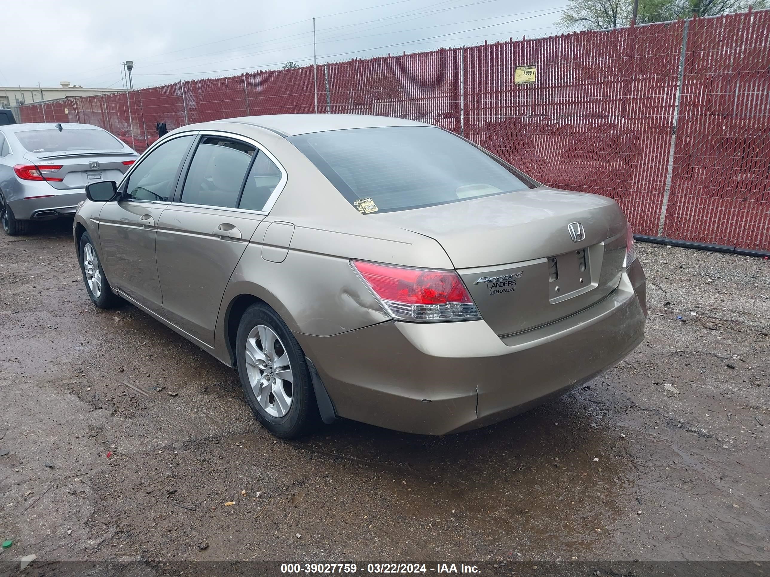 Photo 2 VIN: JHMCP26468C039103 - HONDA ACCORD 