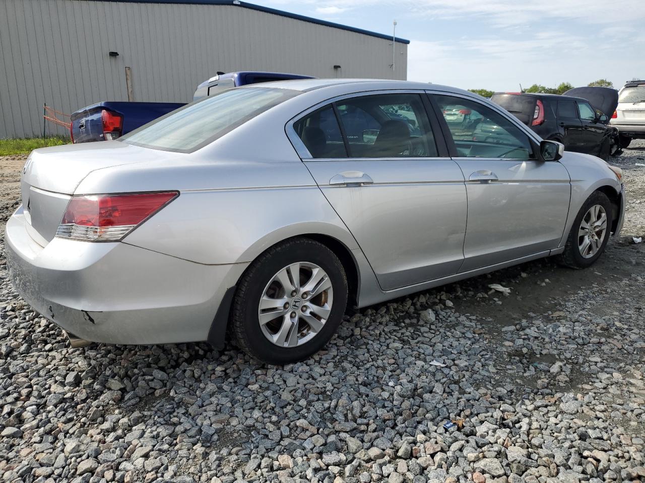 Photo 2 VIN: JHMCP26488C076945 - HONDA ACCORD 