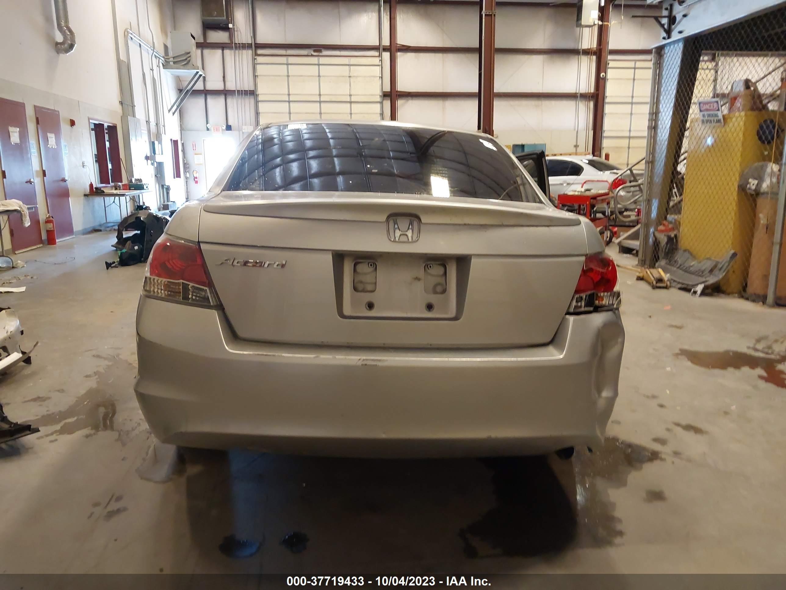 Photo 16 VIN: JHMCP264X8C016584 - HONDA ACCORD 