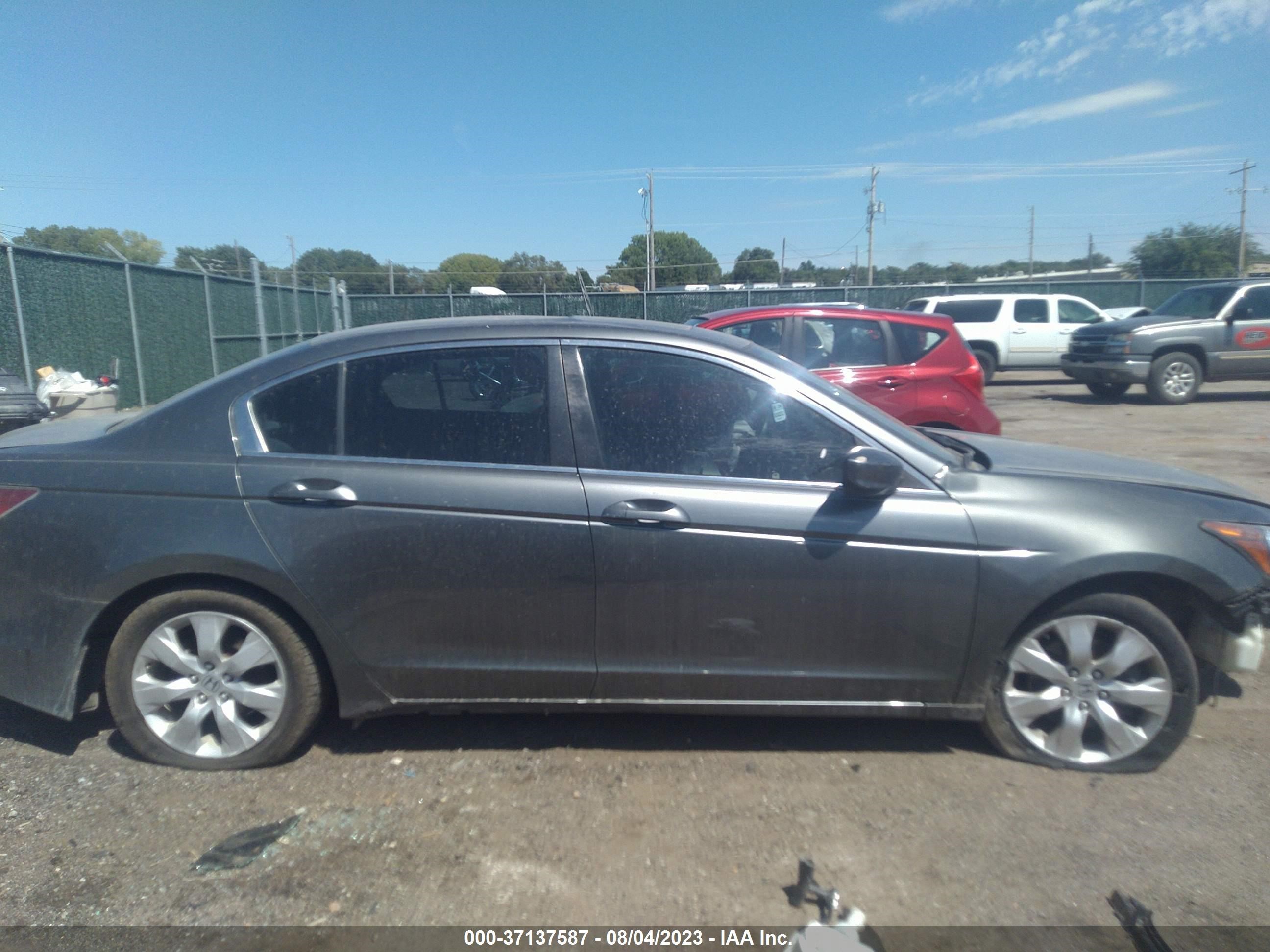 Photo 12 VIN: JHMCP26708C001084 - HONDA ACCORD 