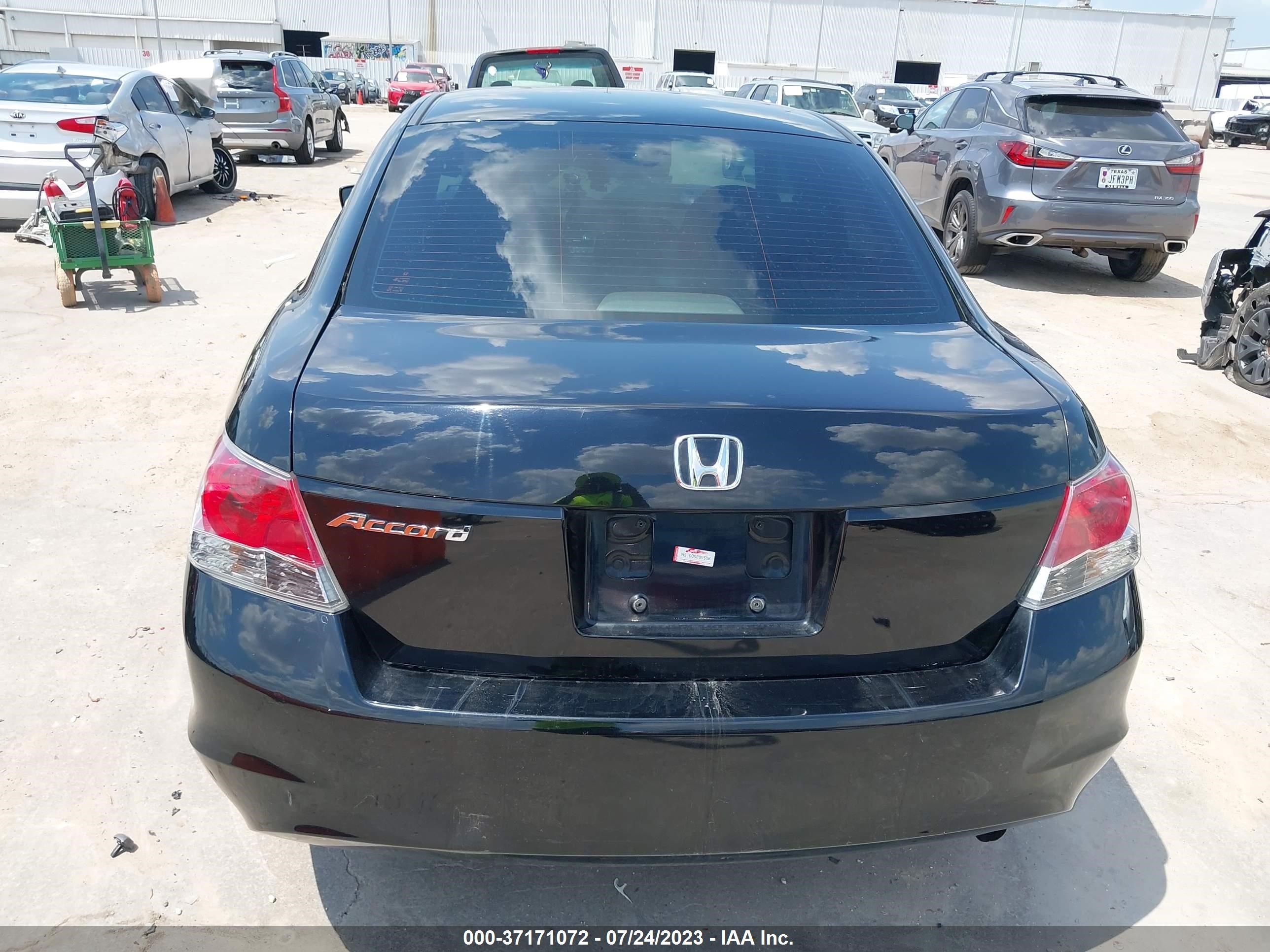 Photo 16 VIN: JHMCP26748C049980 - HONDA ACCORD 