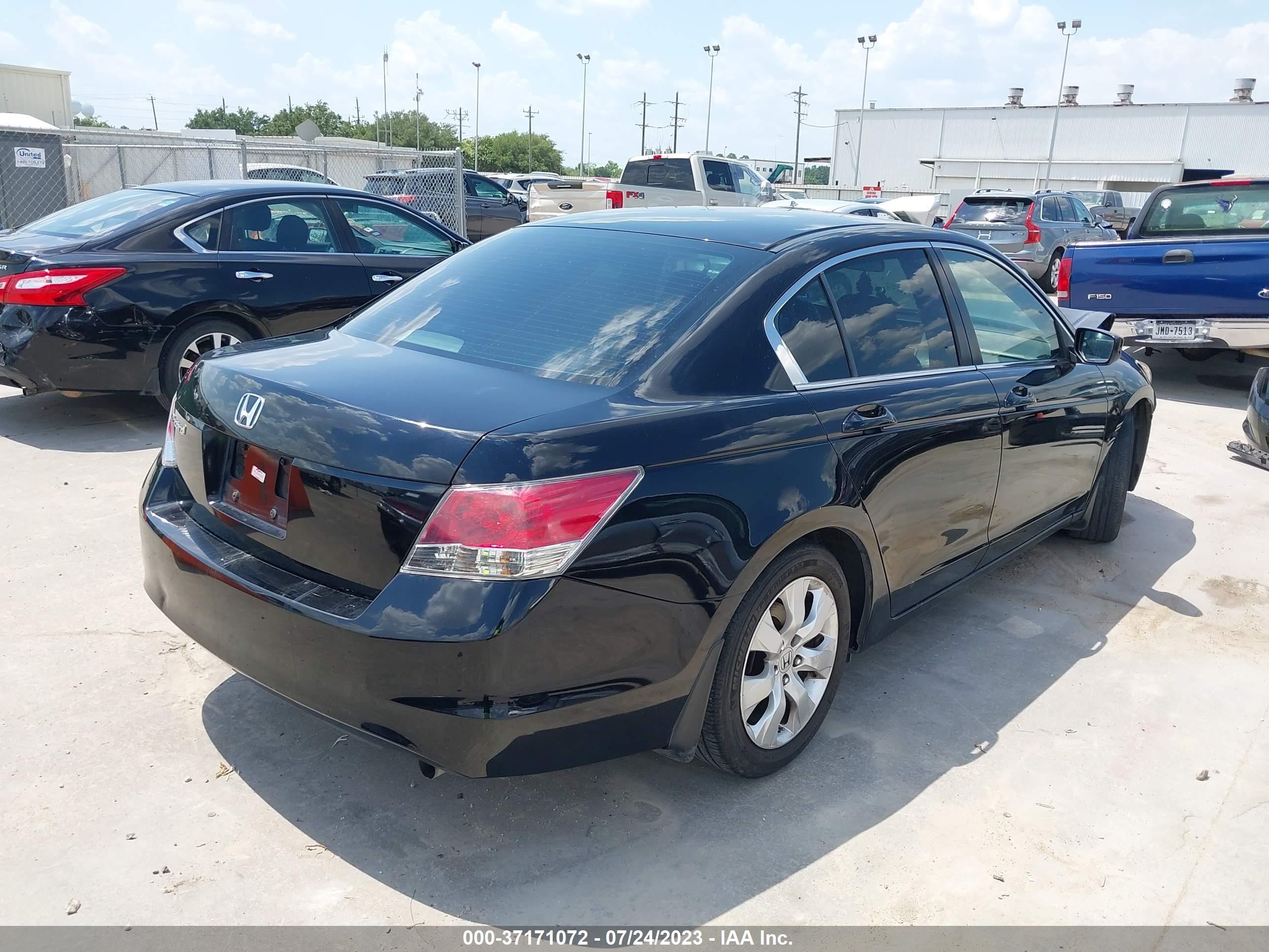 Photo 3 VIN: JHMCP26748C049980 - HONDA ACCORD 