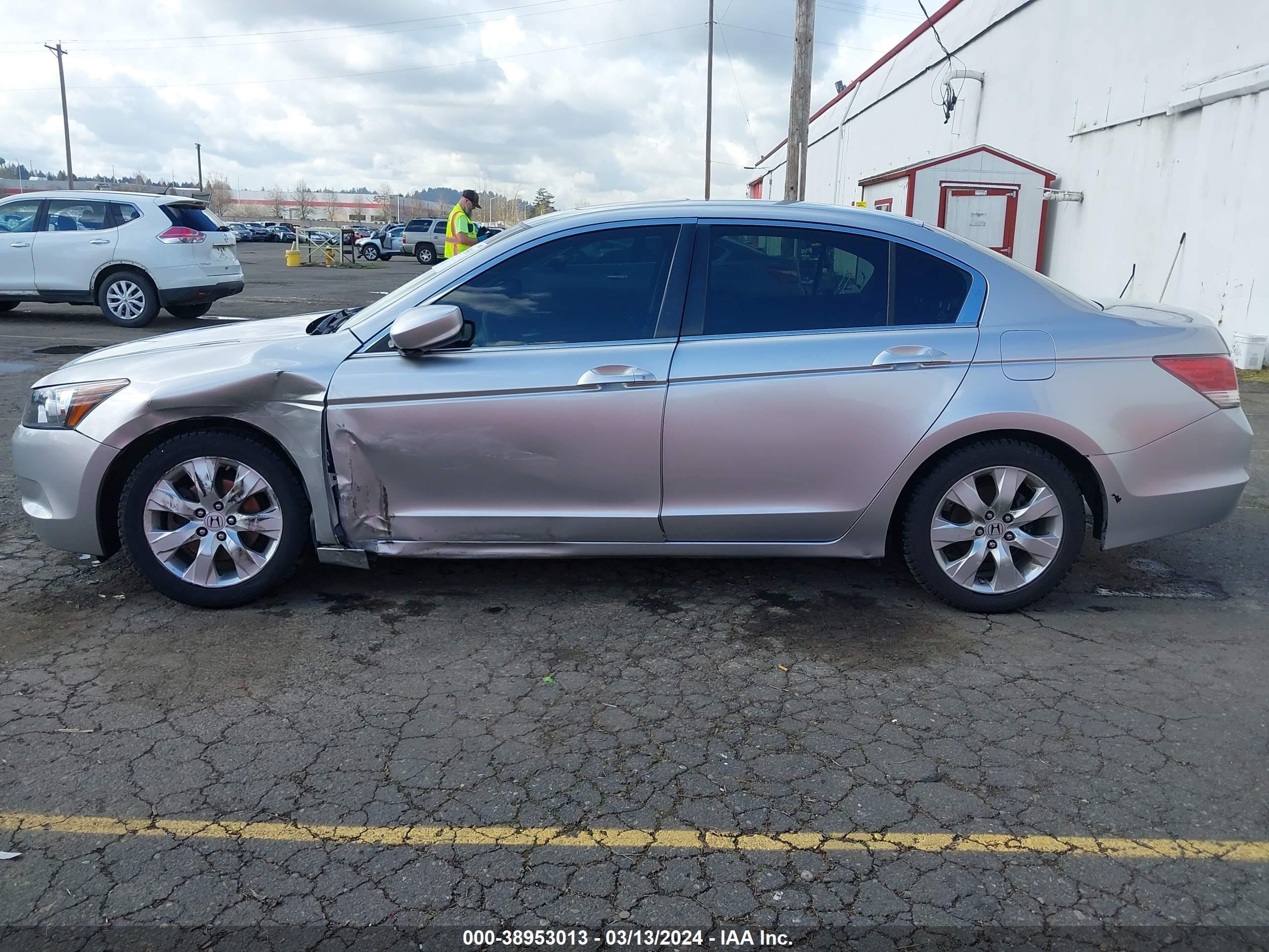 Photo 13 VIN: JHMCP26768C041525 - HONDA ACCORD 