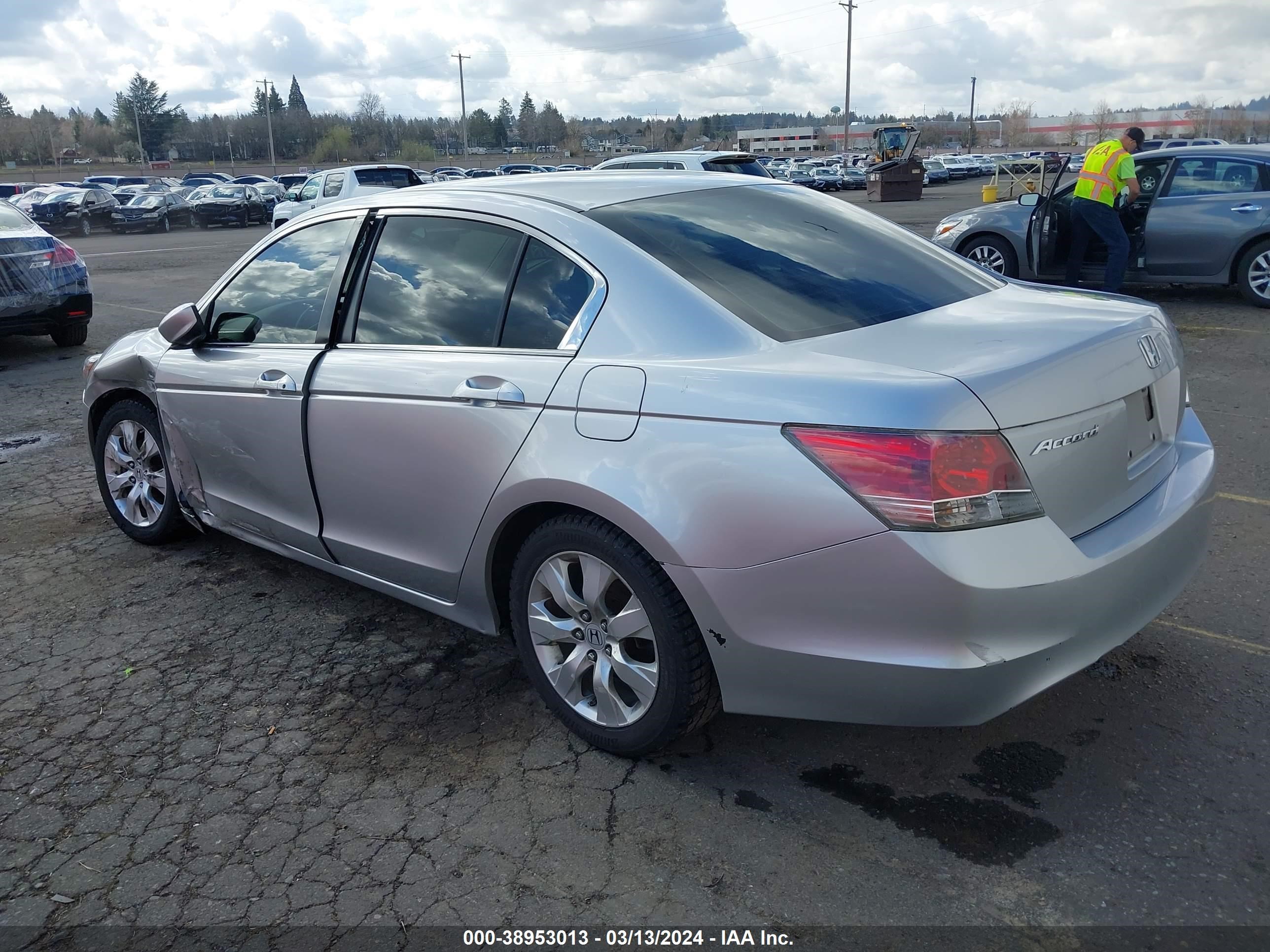 Photo 2 VIN: JHMCP26768C041525 - HONDA ACCORD 