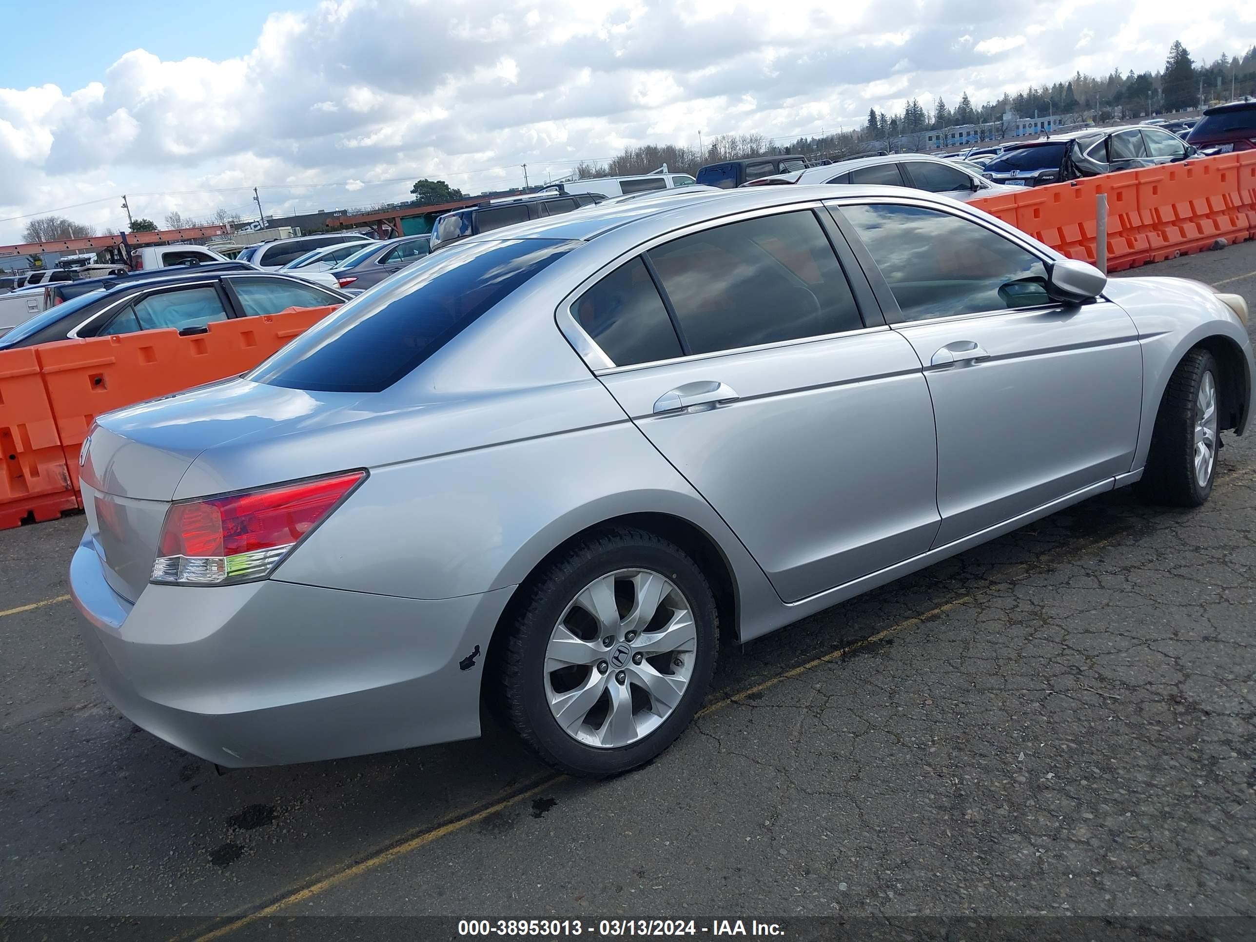 Photo 3 VIN: JHMCP26768C041525 - HONDA ACCORD 