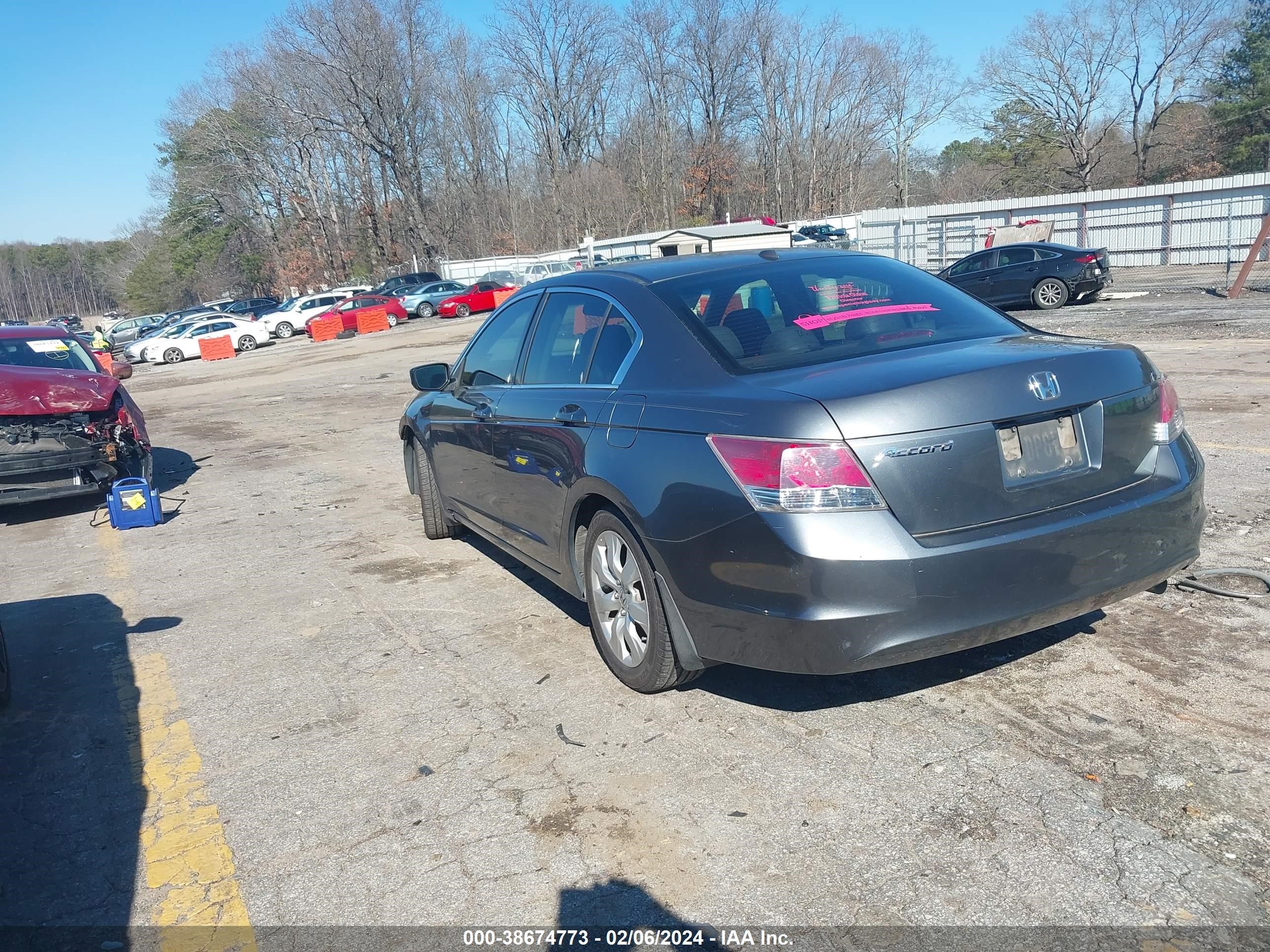 Photo 2 VIN: JHMCP26808C010067 - HONDA ACCORD 