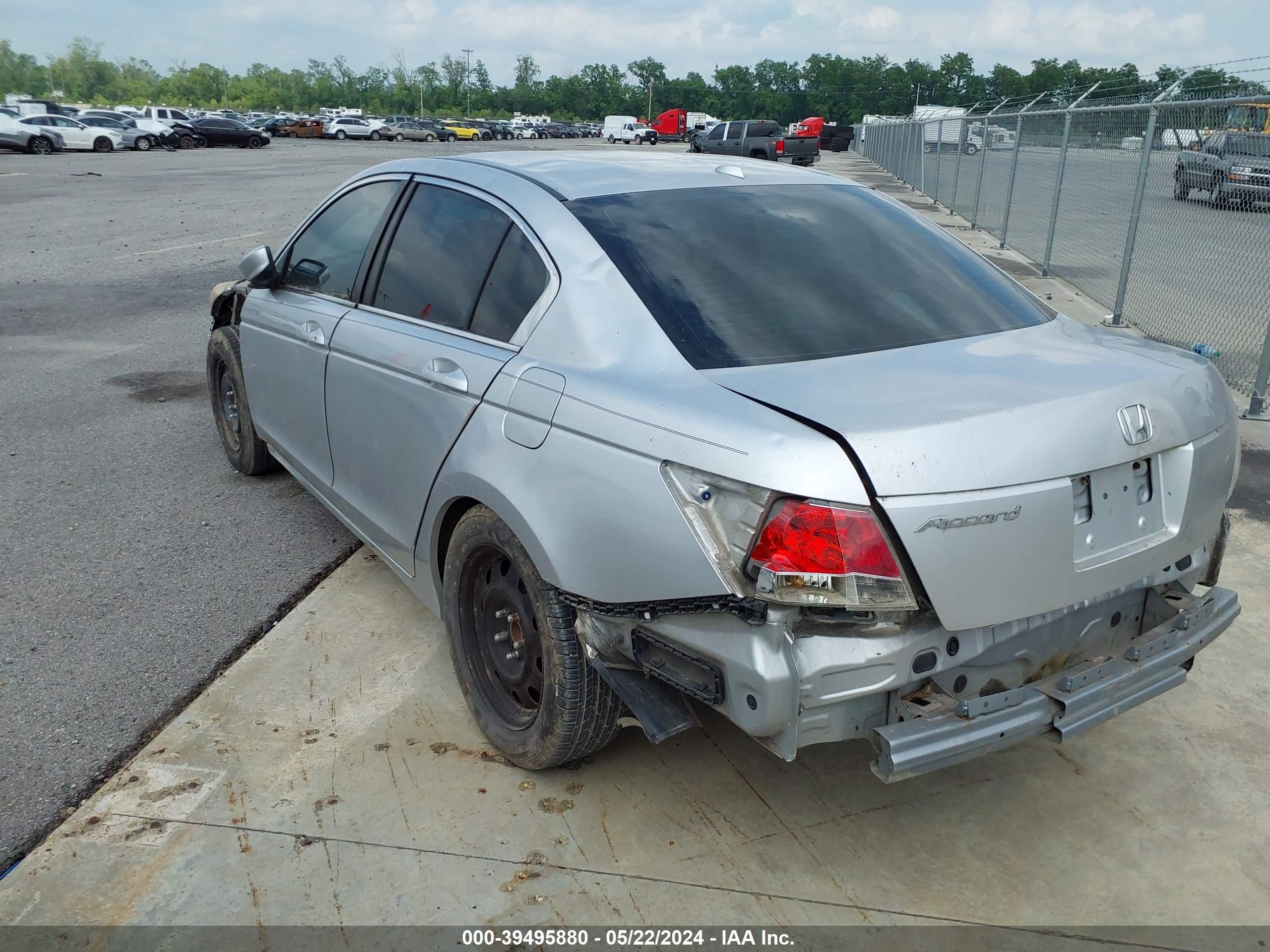 Photo 2 VIN: JHMCP26828C078290 - HONDA ACCORD 