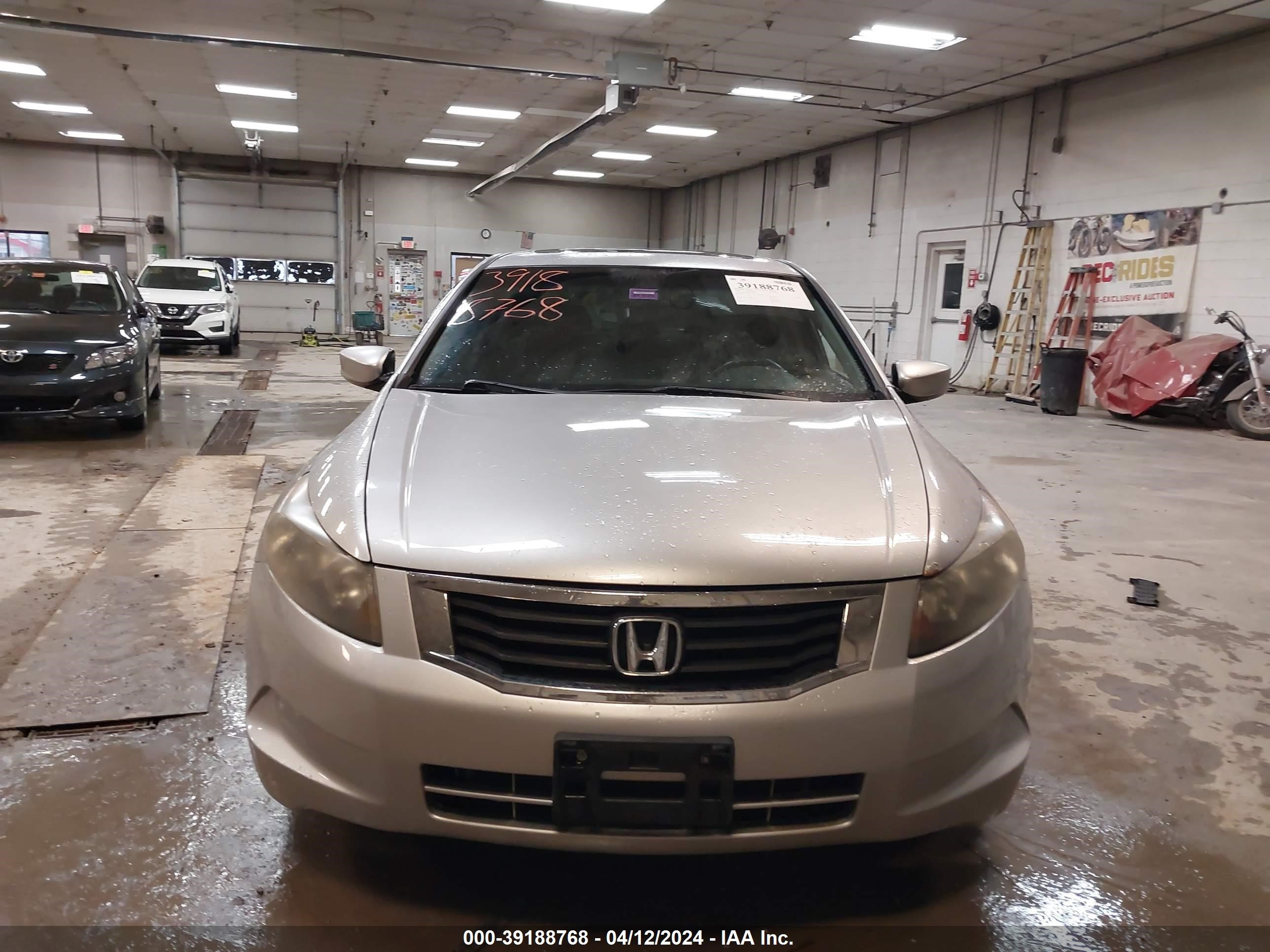 Photo 12 VIN: JHMCP26838C022861 - HONDA ACCORD 