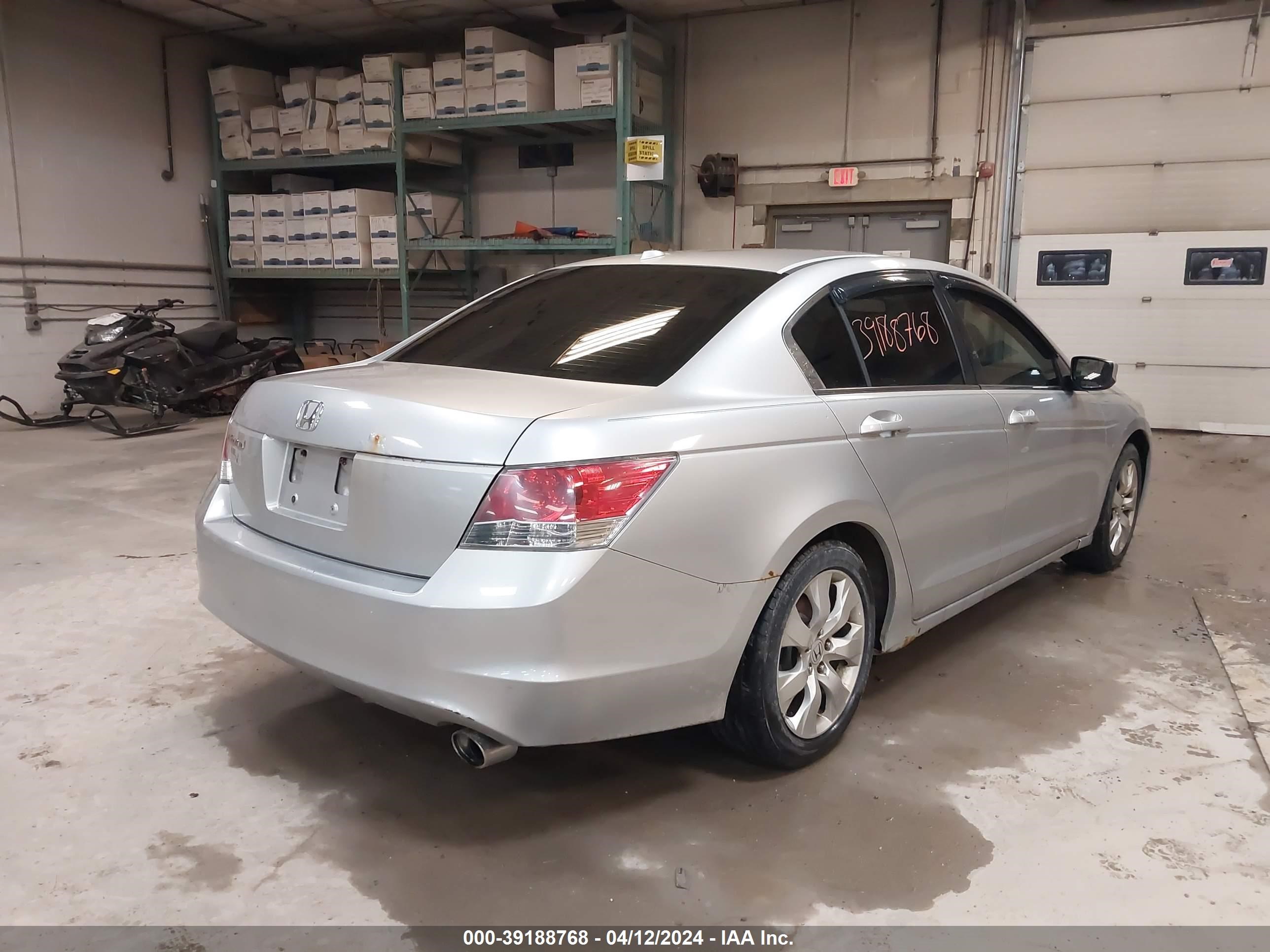 Photo 3 VIN: JHMCP26838C022861 - HONDA ACCORD 