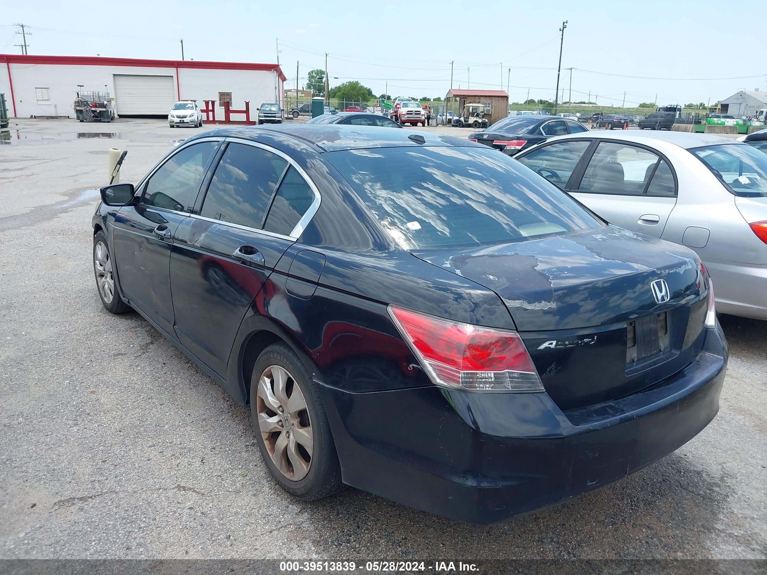 Photo 2 VIN: JHMCP26878C041834 - HONDA ACCORD 