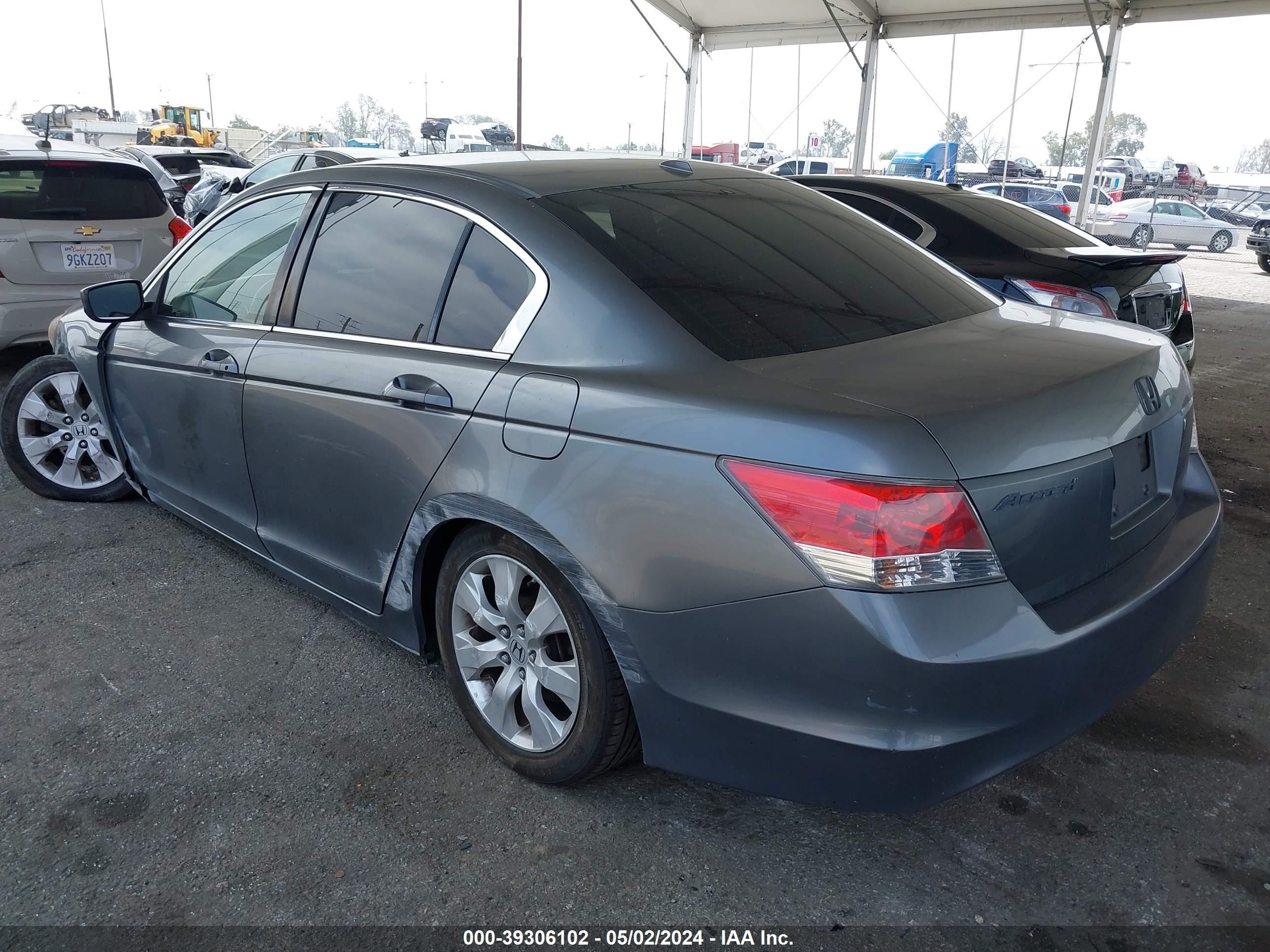 Photo 2 VIN: JHMCP26878C044751 - HONDA ACCORD 