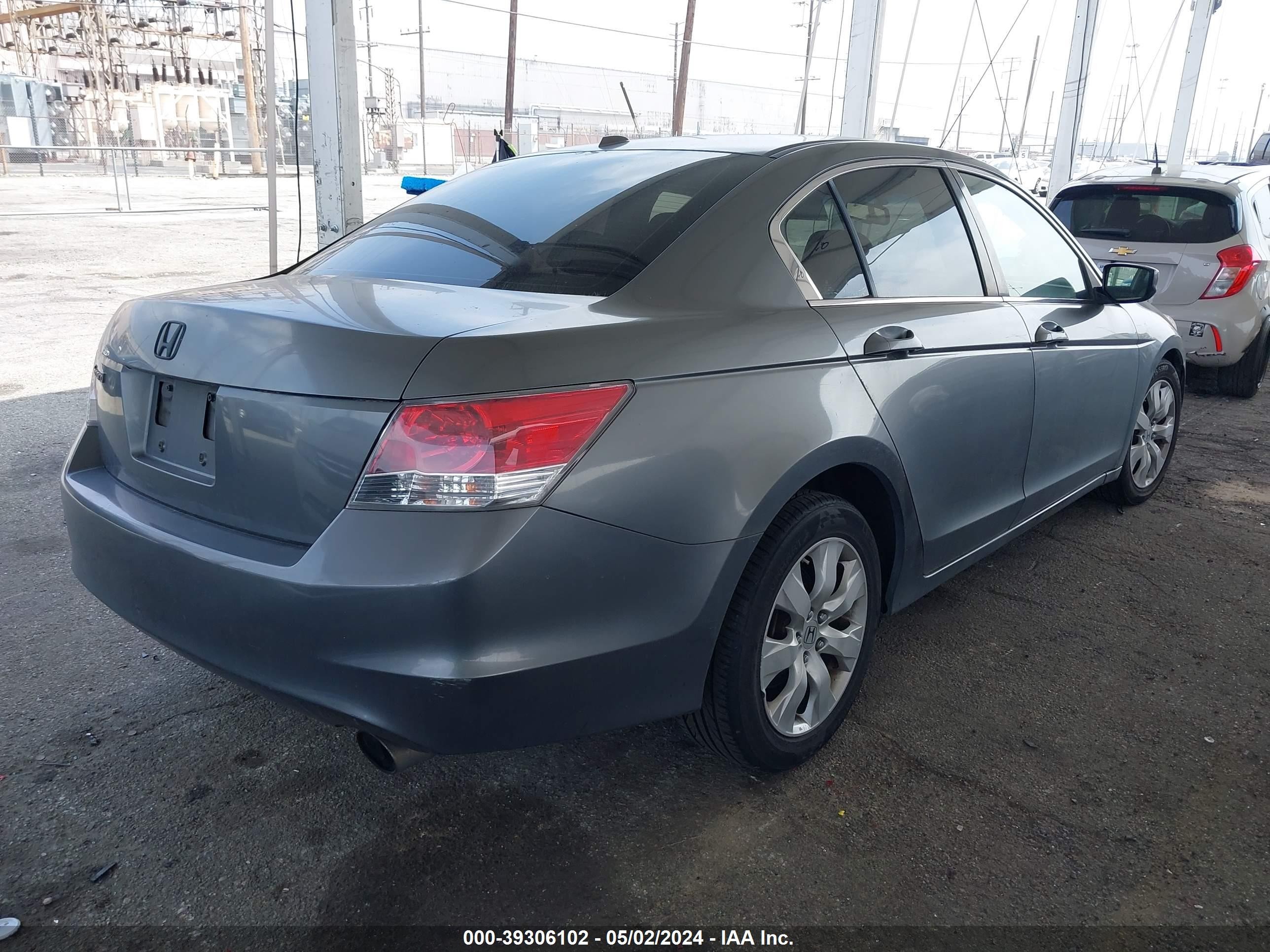 Photo 3 VIN: JHMCP26878C044751 - HONDA ACCORD 