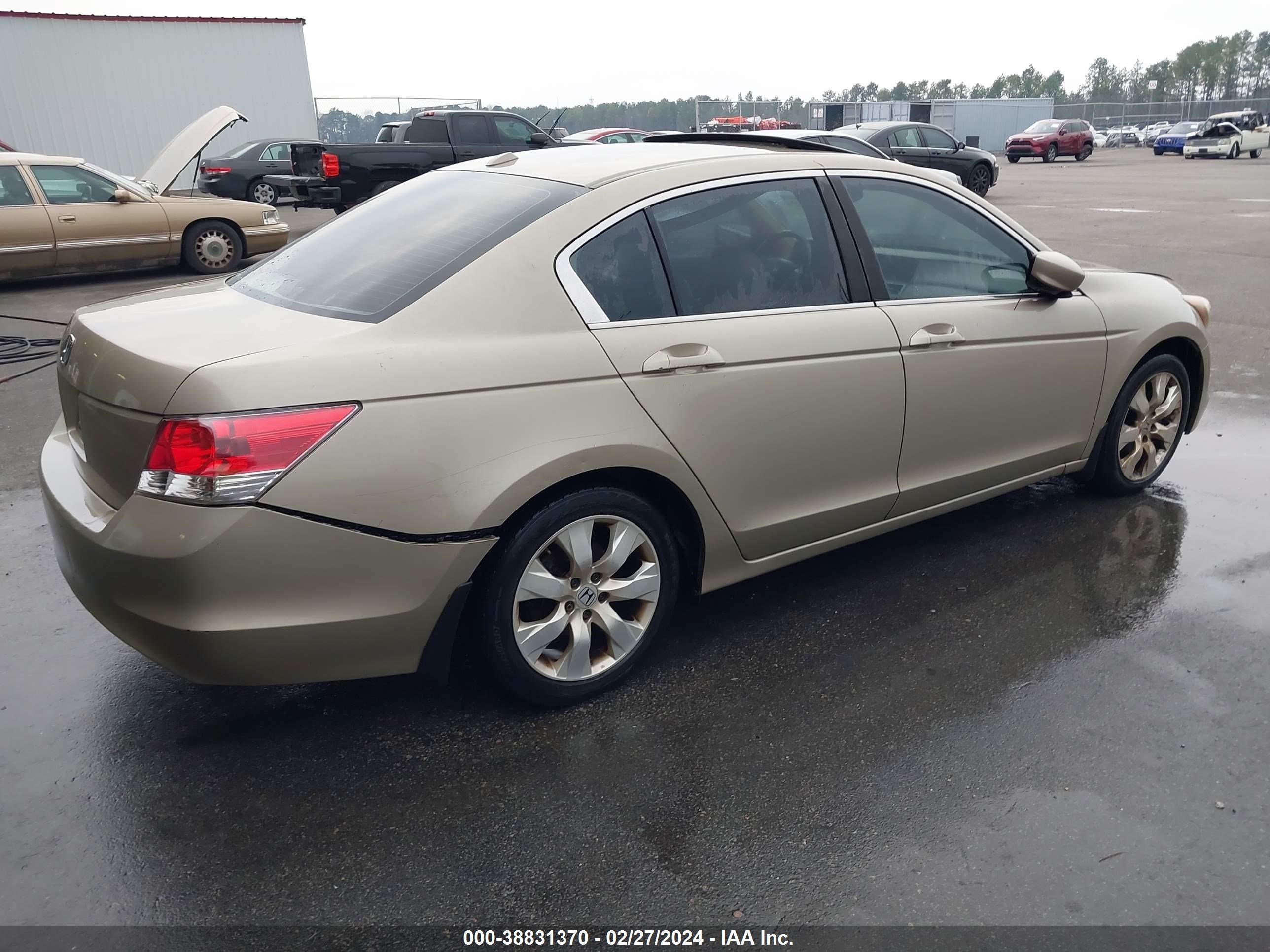 Photo 3 VIN: JHMCP26878C064353 - HONDA ACCORD 