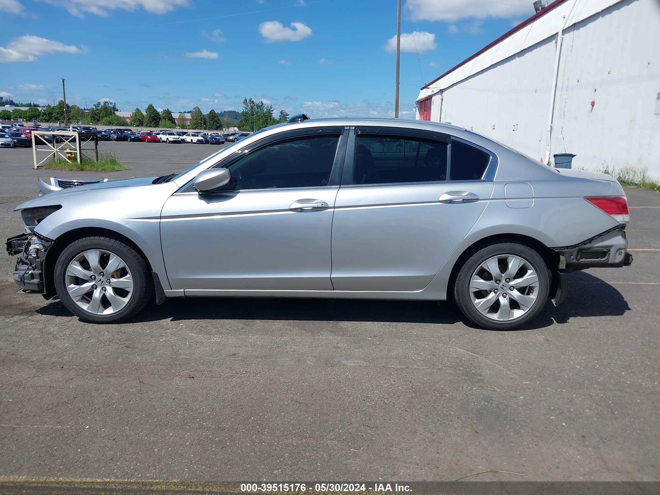 Photo 14 VIN: JHMCP26879C010052 - HONDA ACCORD 