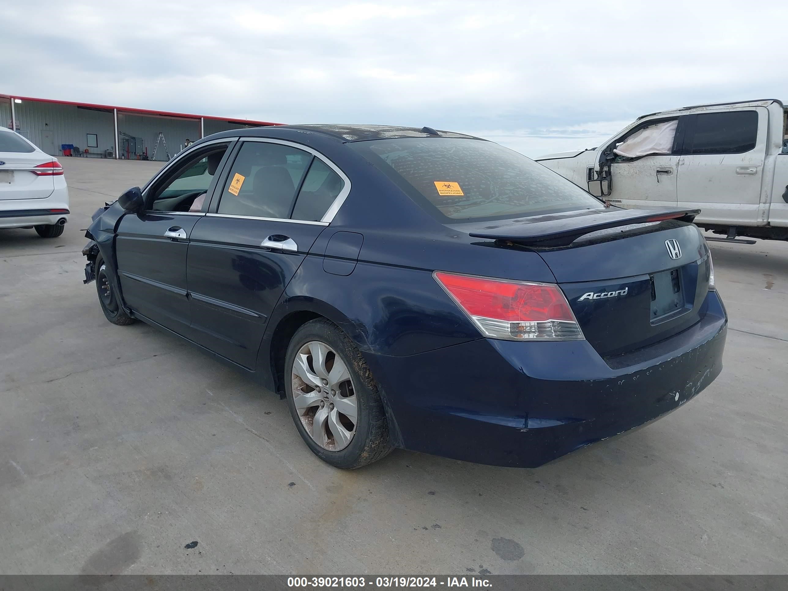 Photo 2 VIN: JHMCP26888C050610 - HONDA ACCORD 