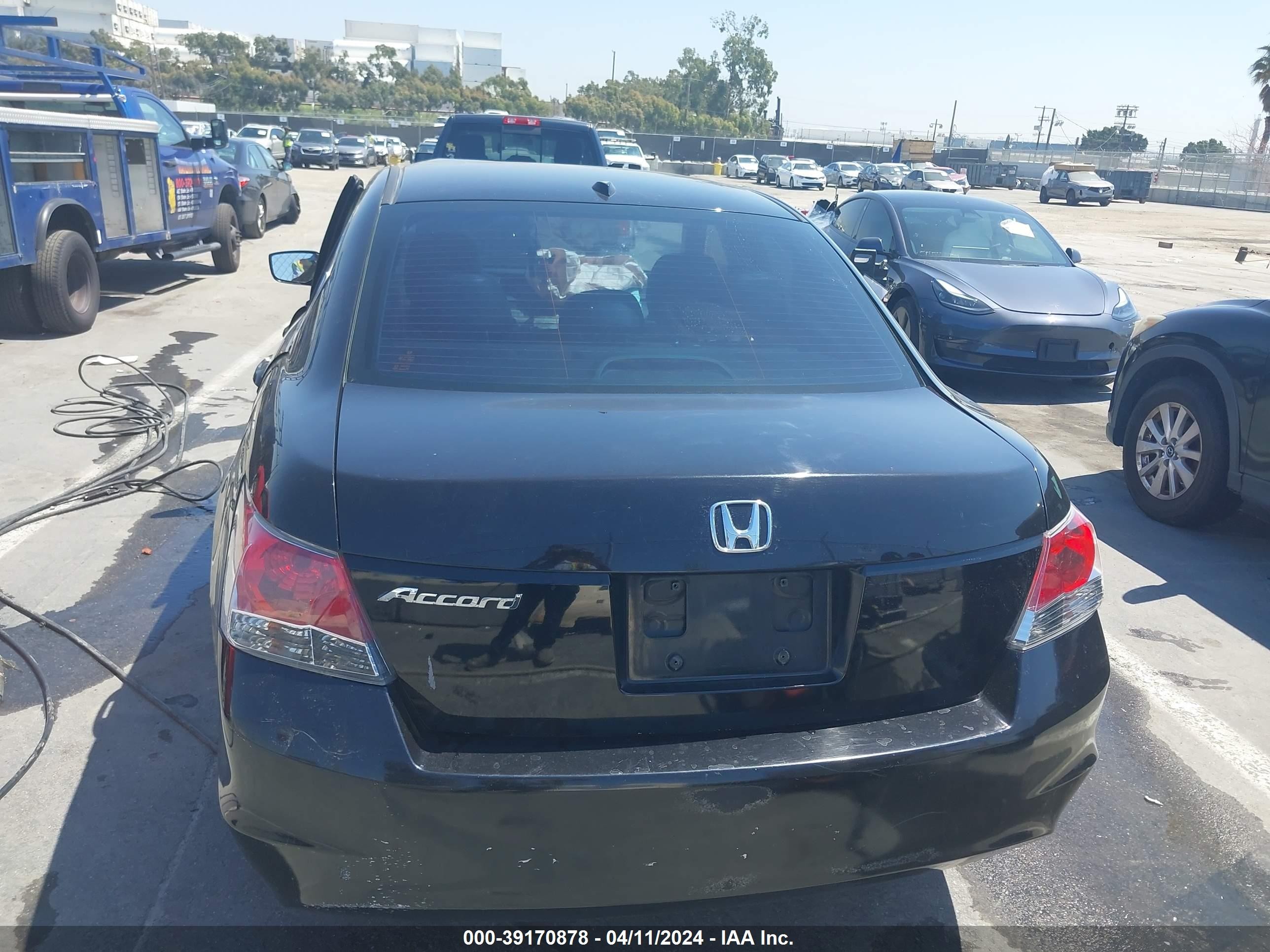 Photo 16 VIN: JHMCP26888C064779 - HONDA ACCORD 