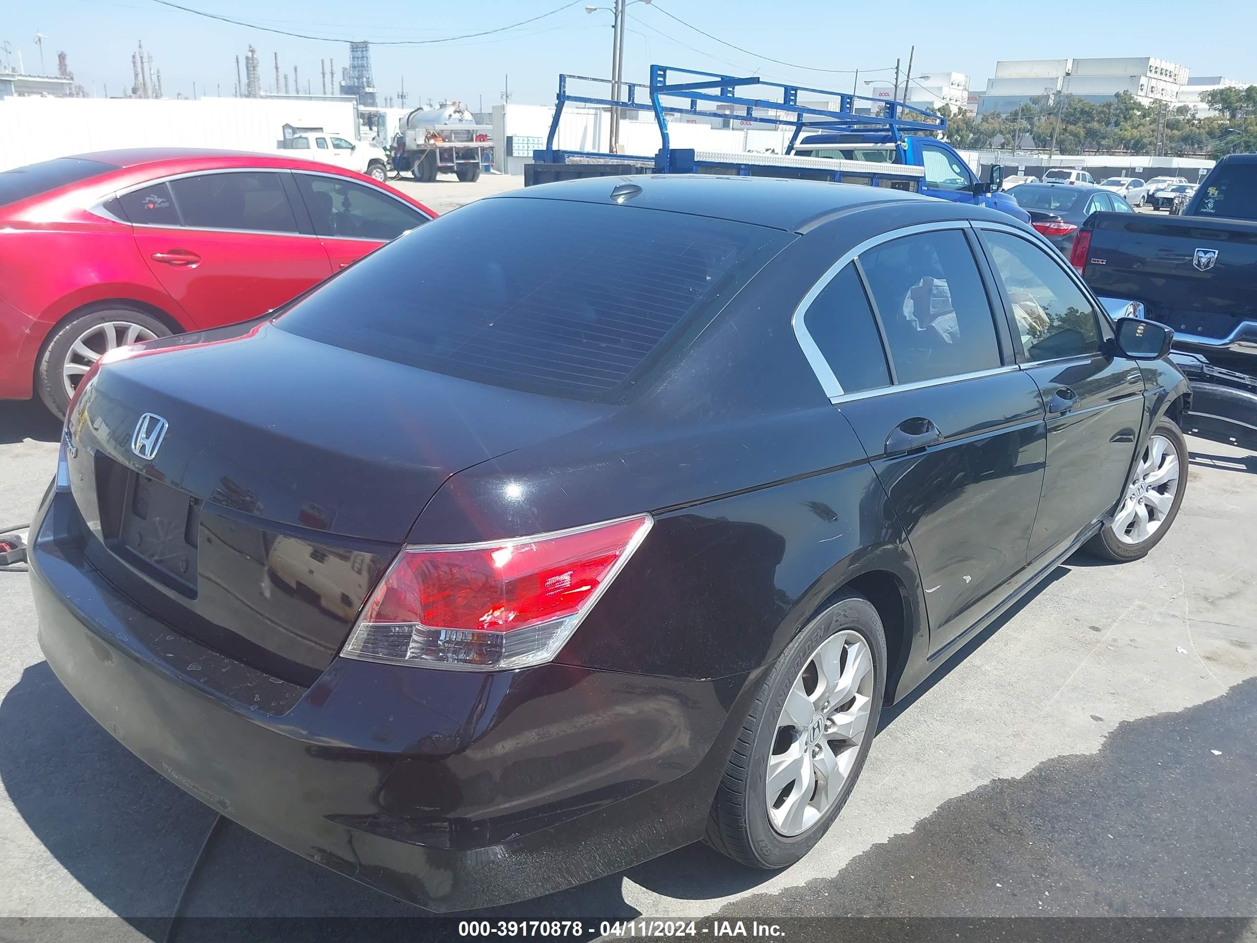 Photo 3 VIN: JHMCP26888C064779 - HONDA ACCORD 