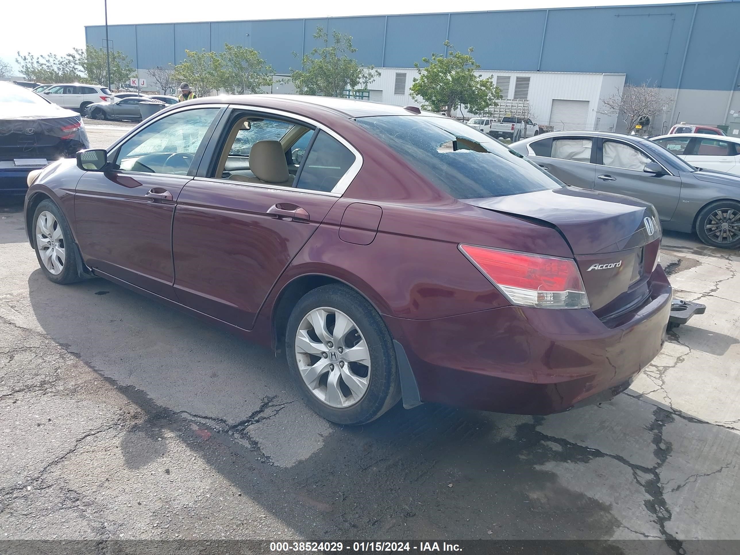 Photo 2 VIN: JHMCP26899C003507 - HONDA ACCORD 