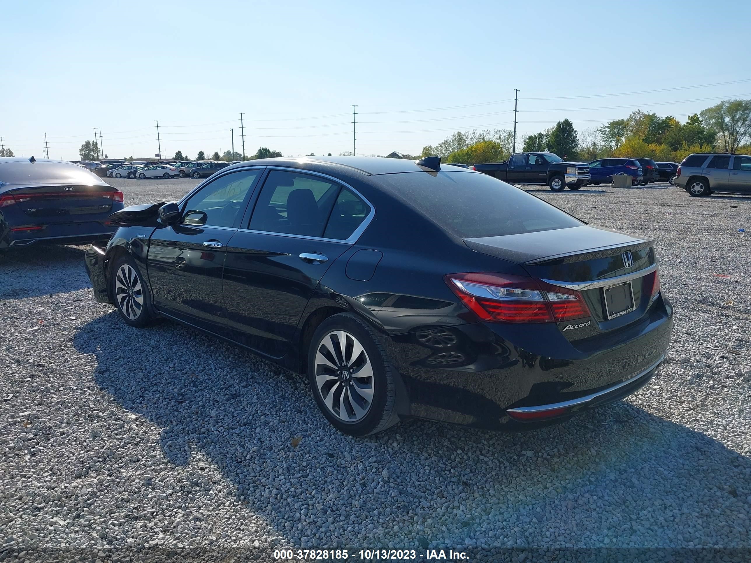 Photo 2 VIN: JHMCR6F31HC010231 - HONDA ACCORD 