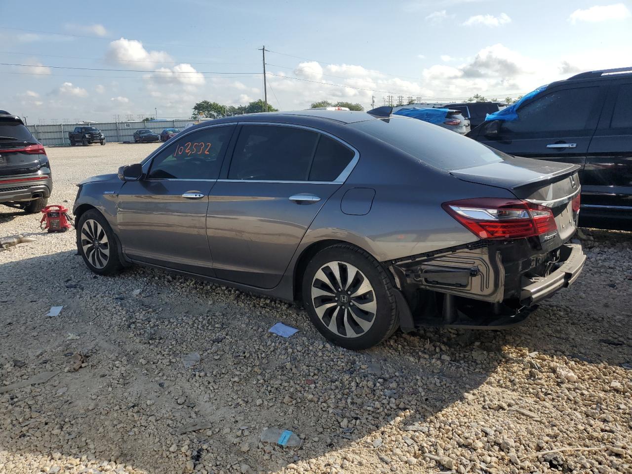 Photo 1 VIN: JHMCR6F32HC018984 - HONDA ACCORD 