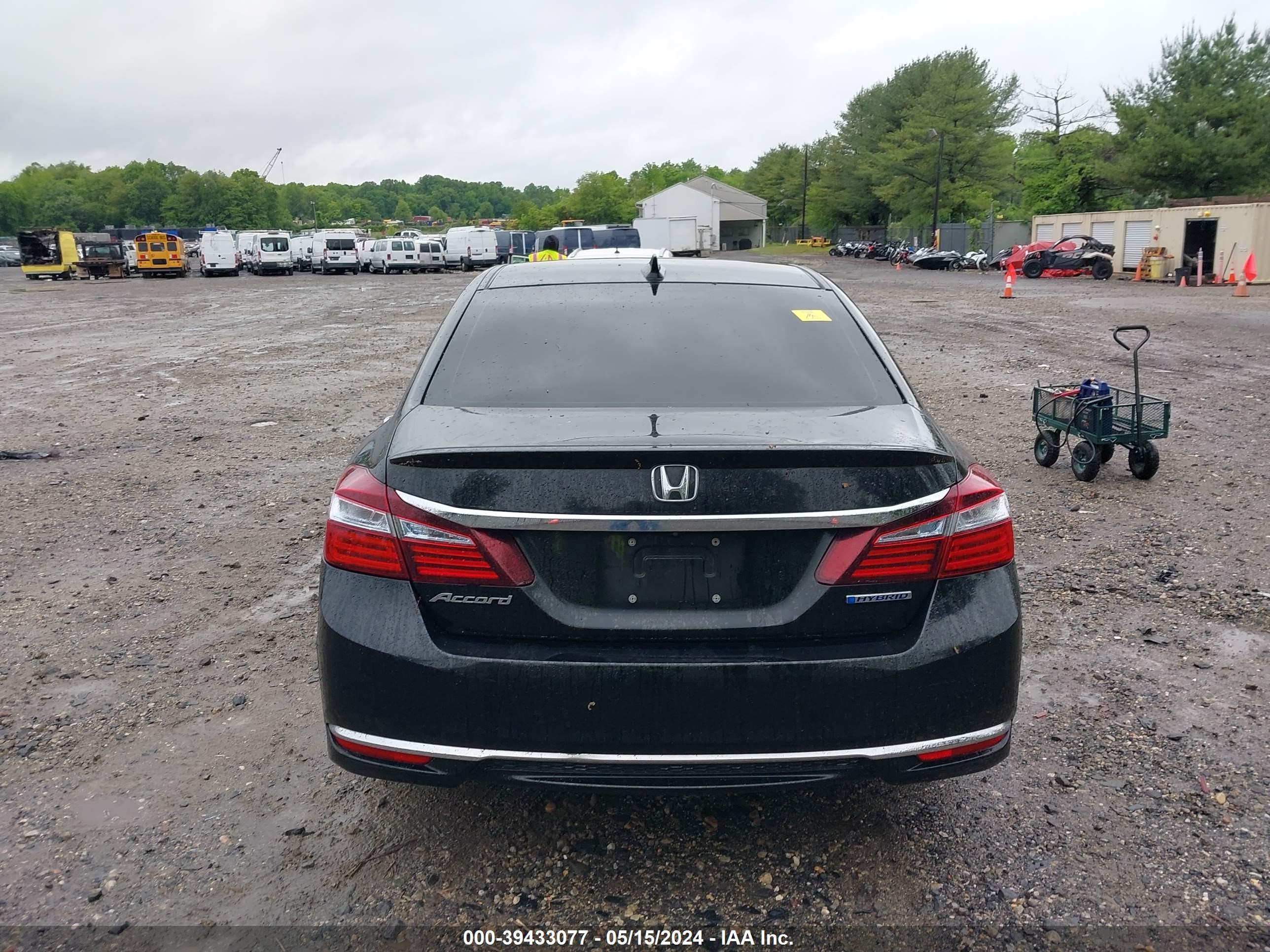 Photo 15 VIN: JHMCR6F32HC024543 - HONDA ACCORD 