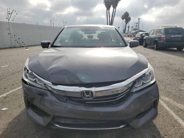 Photo 4 VIN: JHMCR6F55HC002957 - HONDA ACCORD 