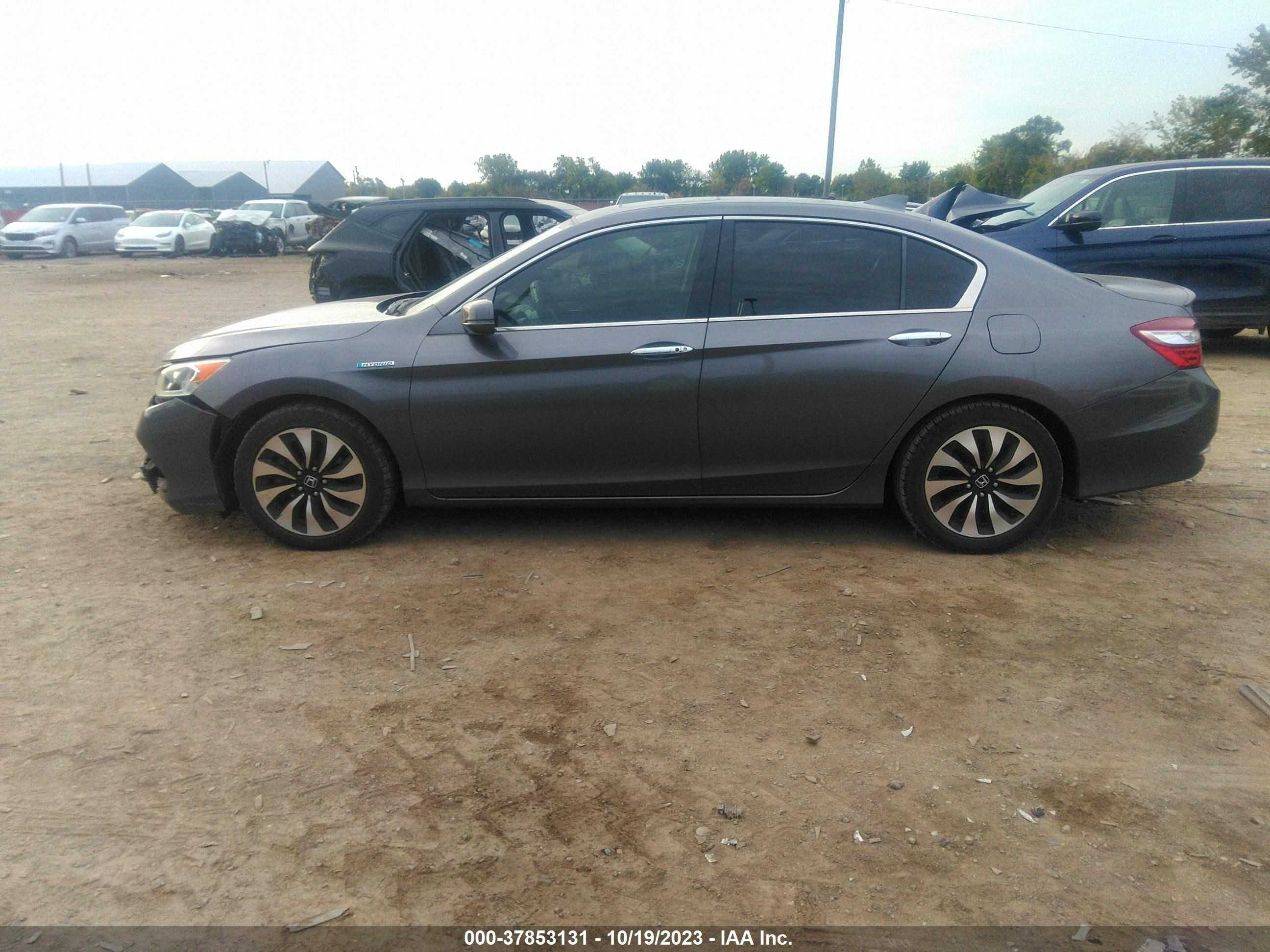 Photo 13 VIN: JHMCR6F55HC021542 - HONDA ACCORD 