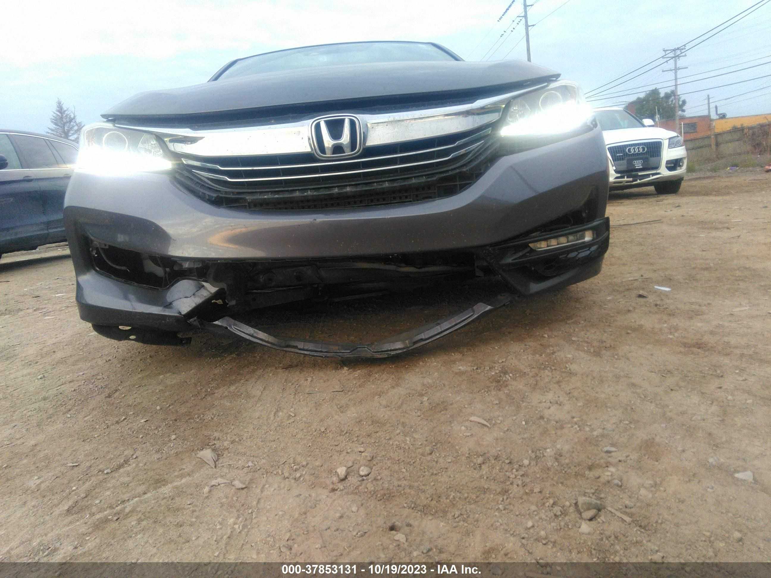 Photo 5 VIN: JHMCR6F55HC021542 - HONDA ACCORD 