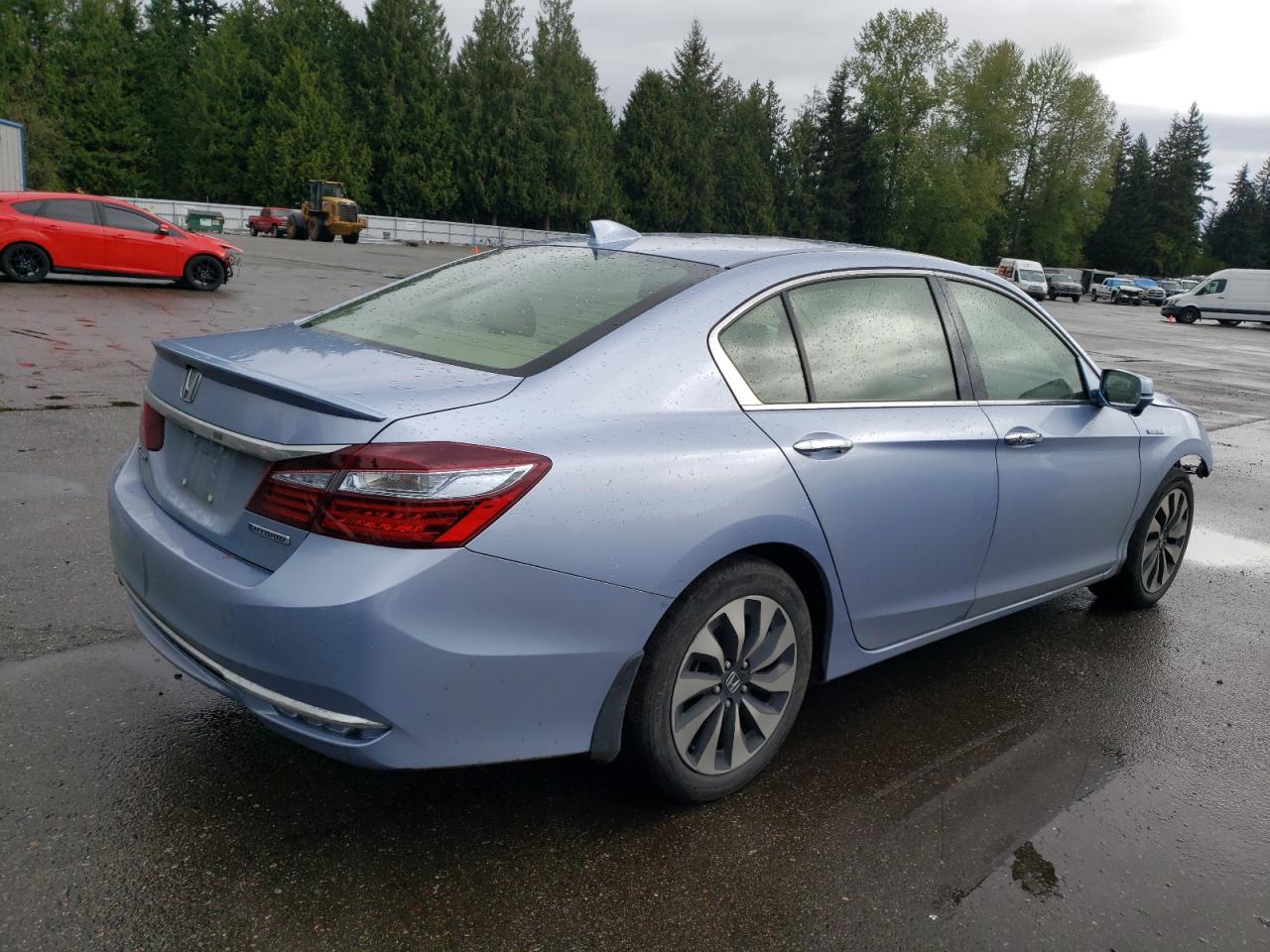 Photo 2 VIN: JHMCR6F57HC005231 - HONDA ACCORD 