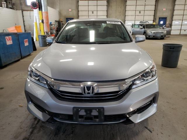 Photo 4 VIN: JHMCR6F57HC017993 - HONDA ACCORD HYB 