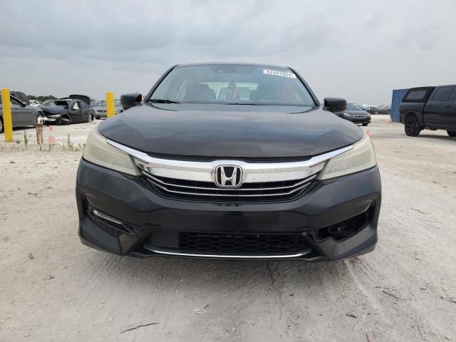 Photo 4 VIN: JHMCR6F70HC029047 - HONDA ACCORD TOU 