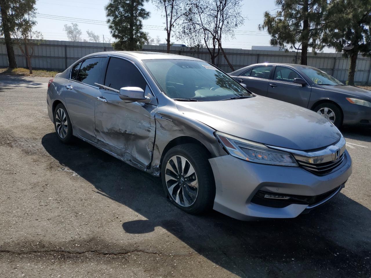 Photo 3 VIN: JHMCR6F71HC020146 - HONDA ACCORD 