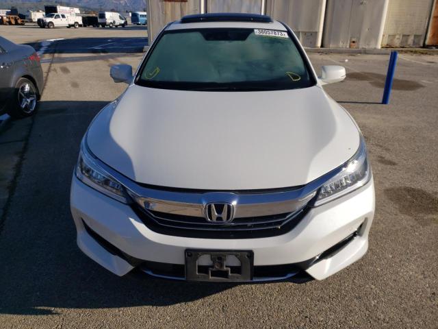 Photo 4 VIN: JHMCR6F75HC031408 - HONDA ACCORD TOU 