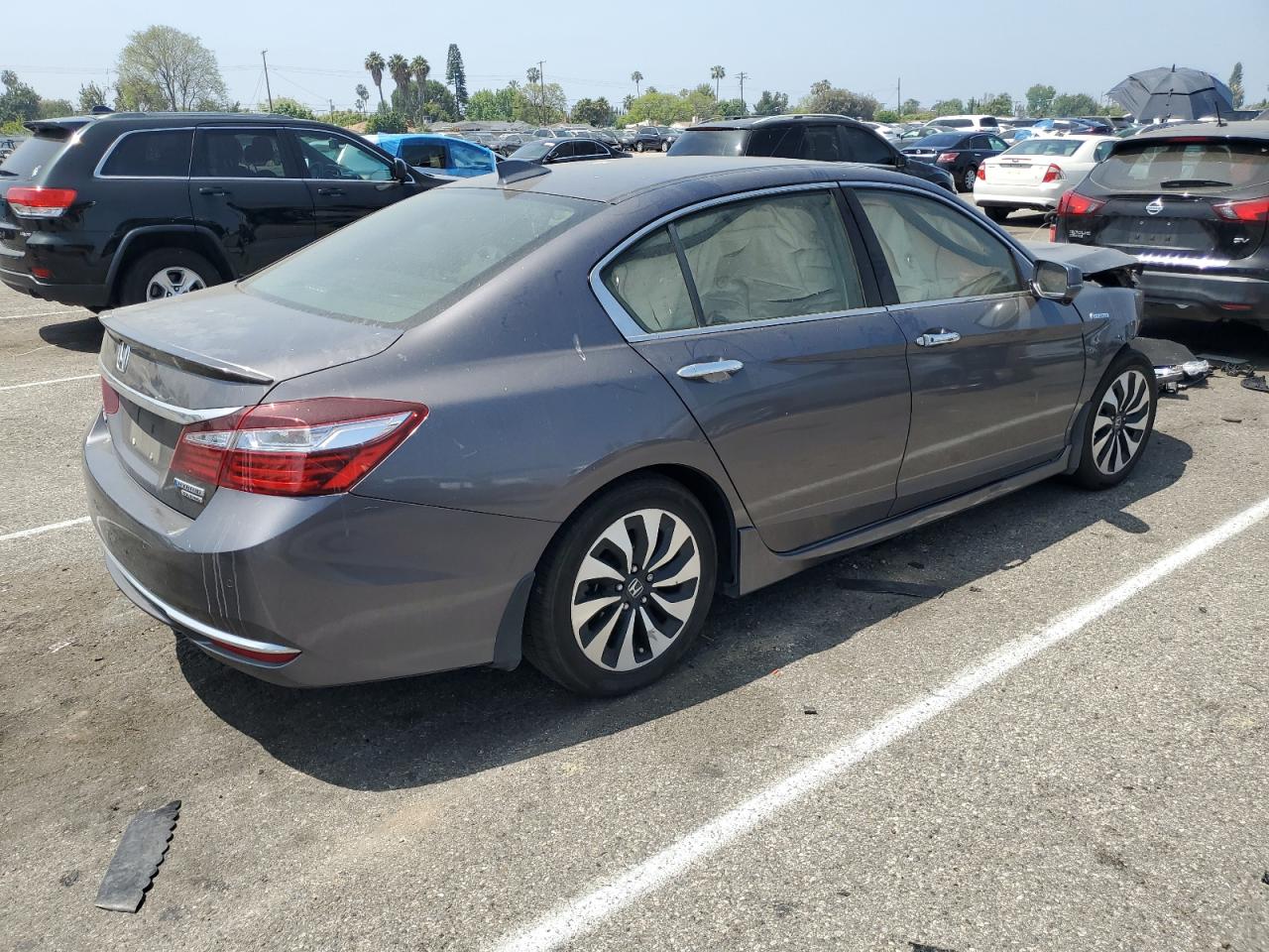 Photo 2 VIN: JHMCR6F76HC031613 - HONDA ACCORD 