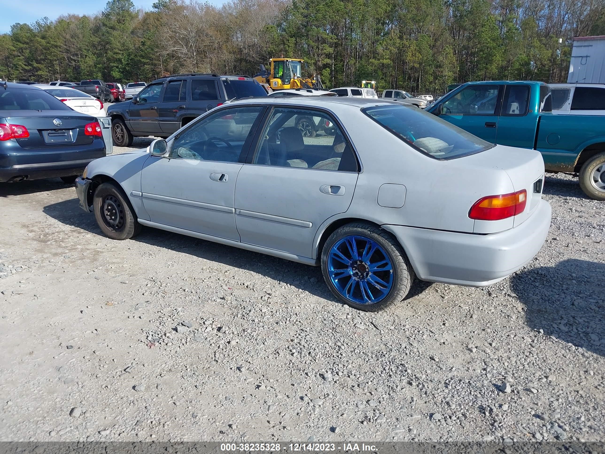 Photo 2 VIN: JHMEH9697PS002799 - HONDA CIVIC 