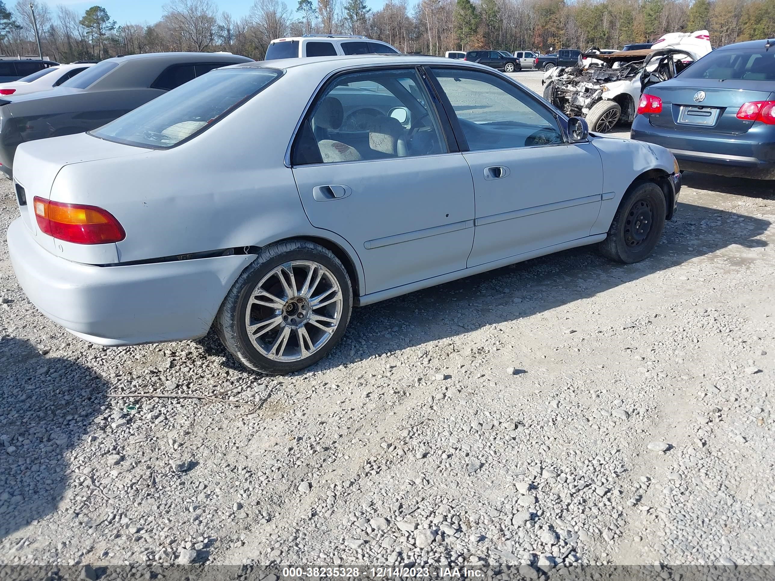 Photo 3 VIN: JHMEH9697PS002799 - HONDA CIVIC 