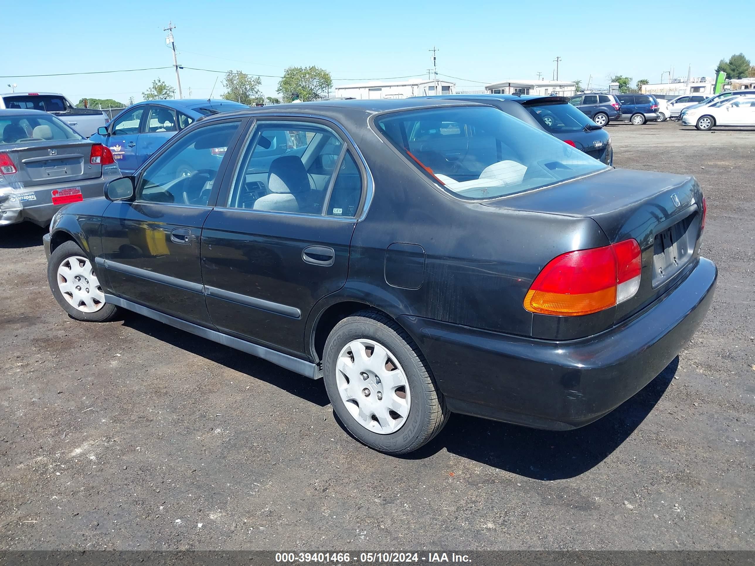 Photo 2 VIN: JHMEJ6679WS008670 - HONDA CIVIC 