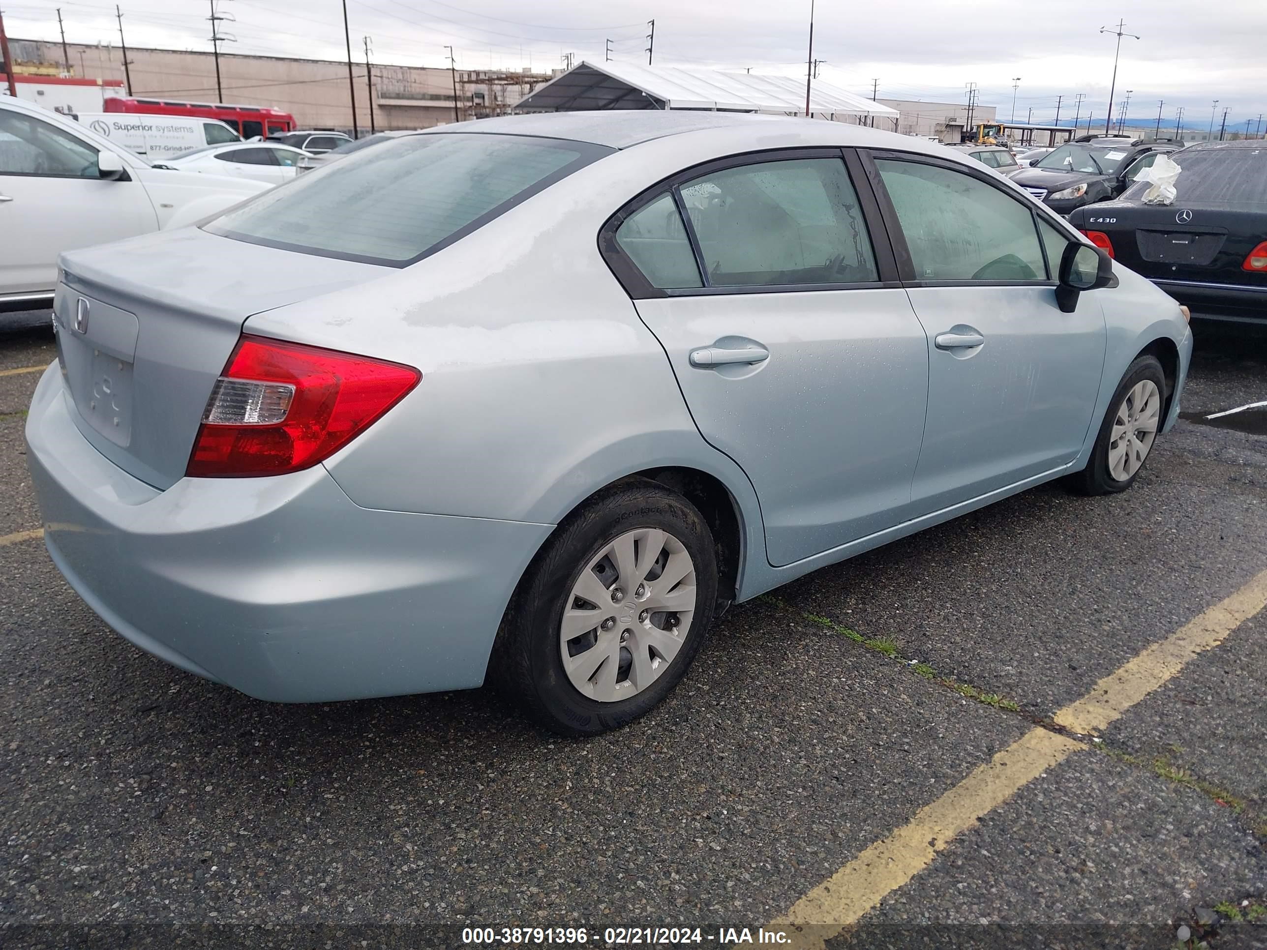 Photo 3 VIN: JHMFB2F51CS005279 - HONDA CIVIC 