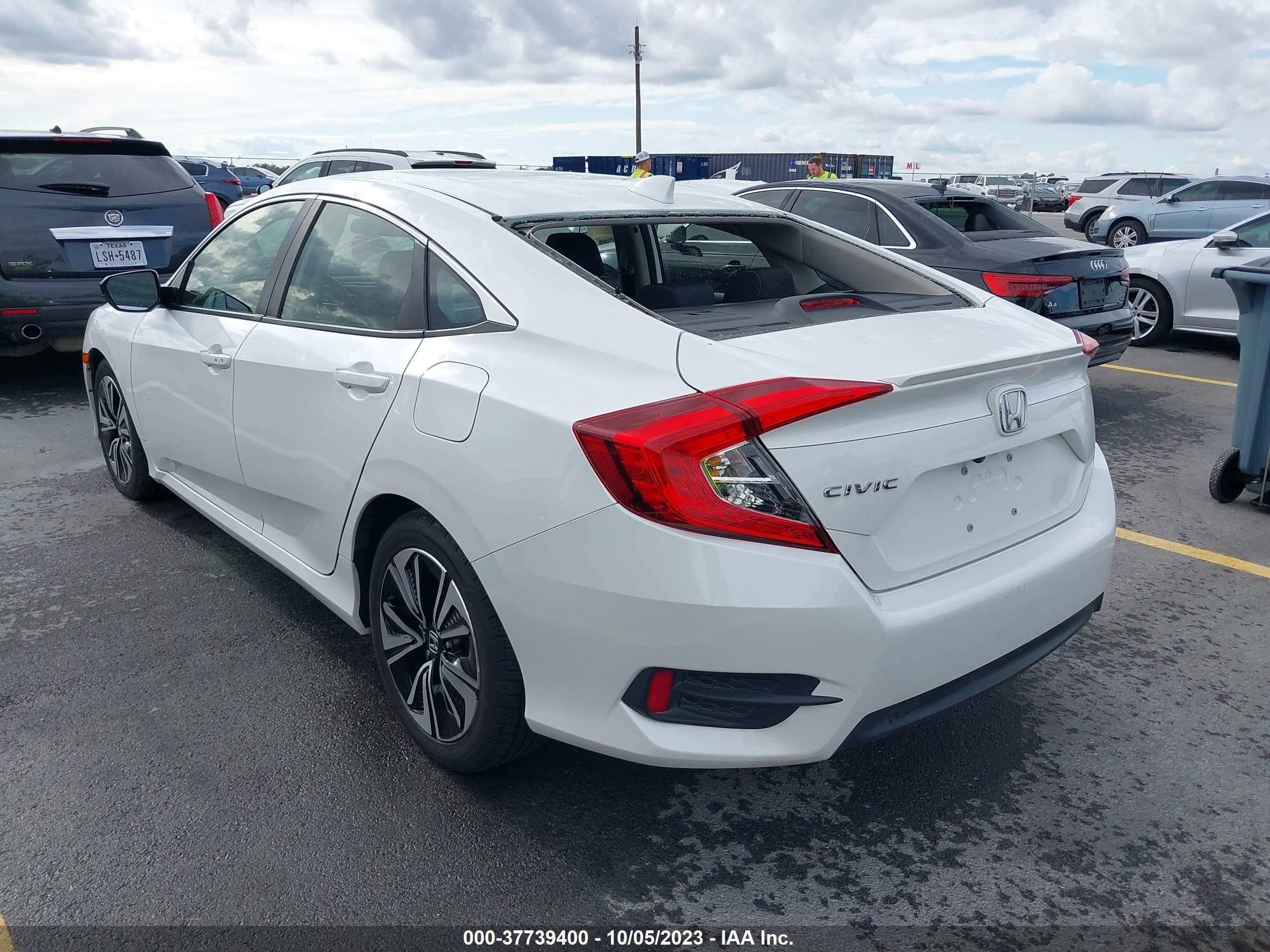 Photo 2 VIN: JHMFC1F30JX022306 - HONDA CIVIC 