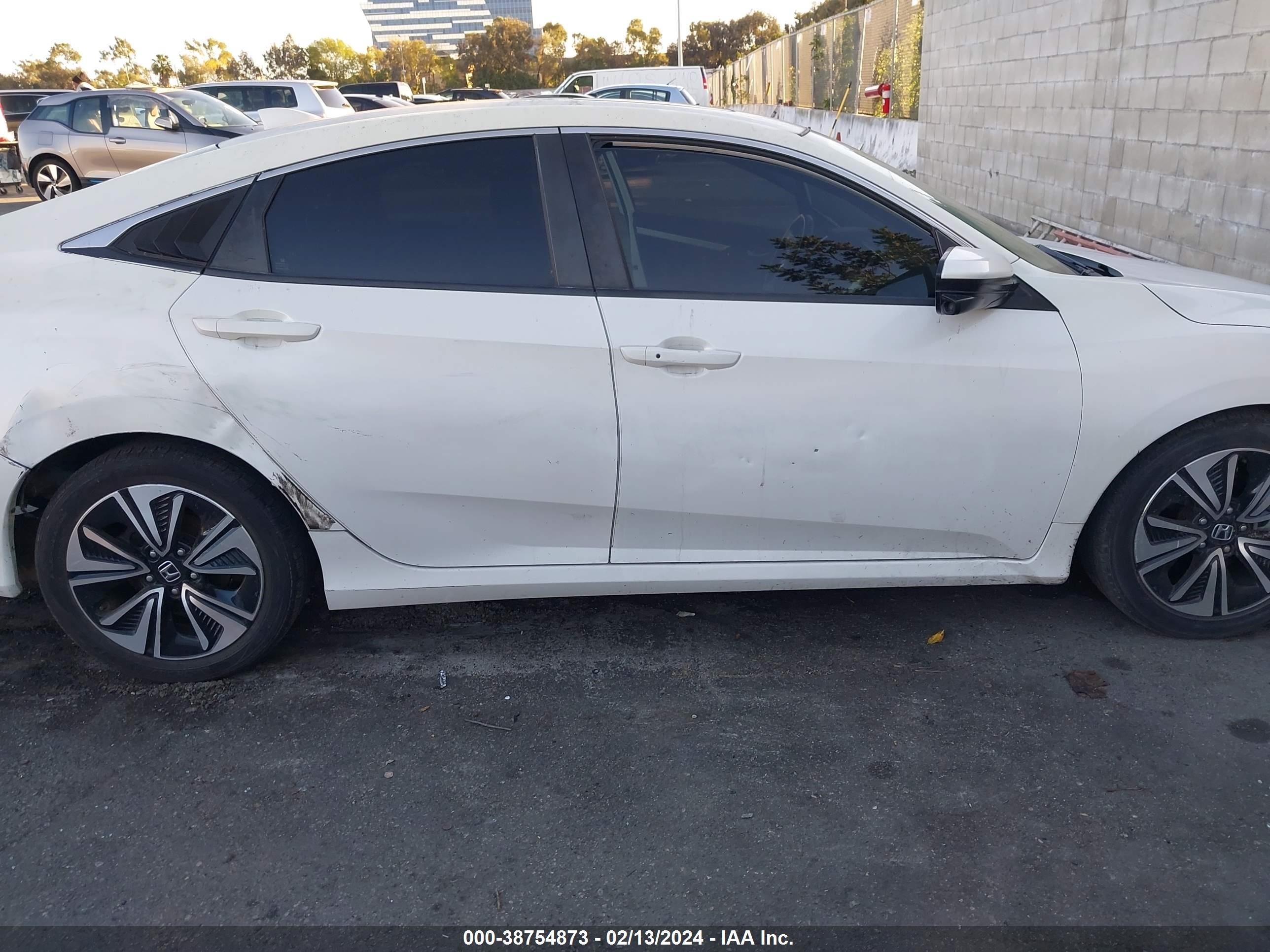 Photo 12 VIN: JHMFC1F34JX038802 - HONDA CIVIC 